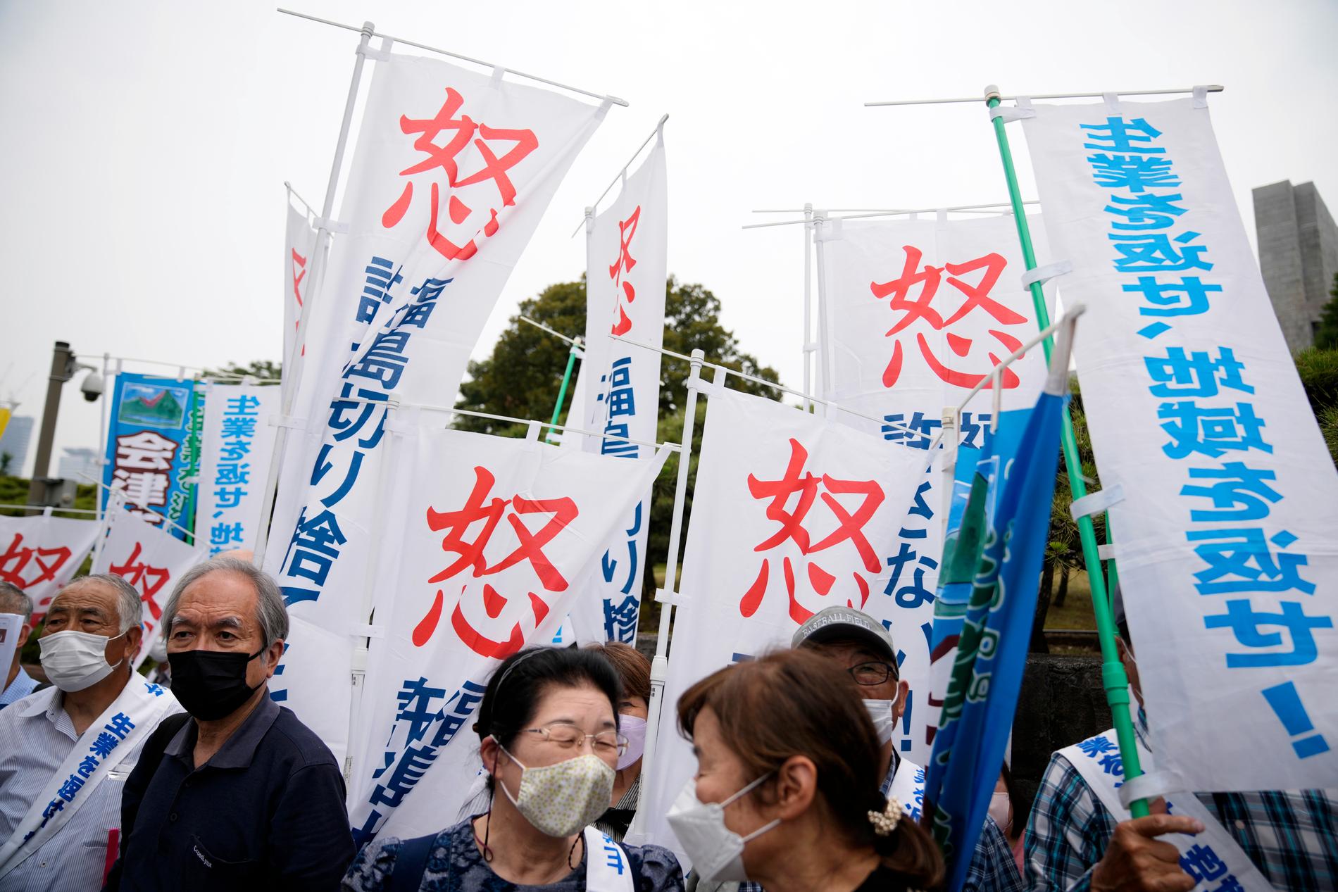 Drabbade invånare från Fukushima väntar på beslut från högsta domstolen i Tokyo.