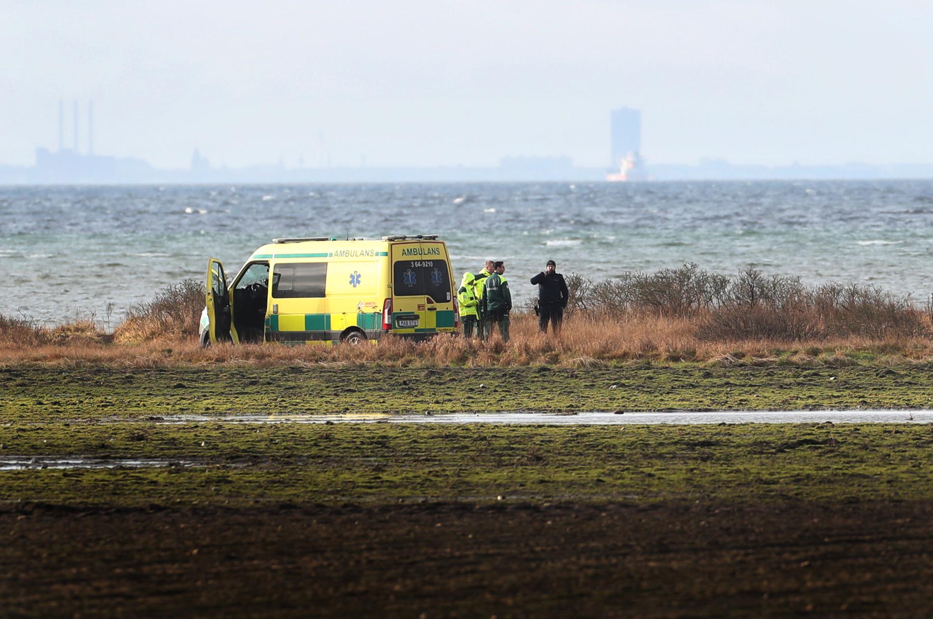 En död person har hittats i vattnet utanför Landskrona.