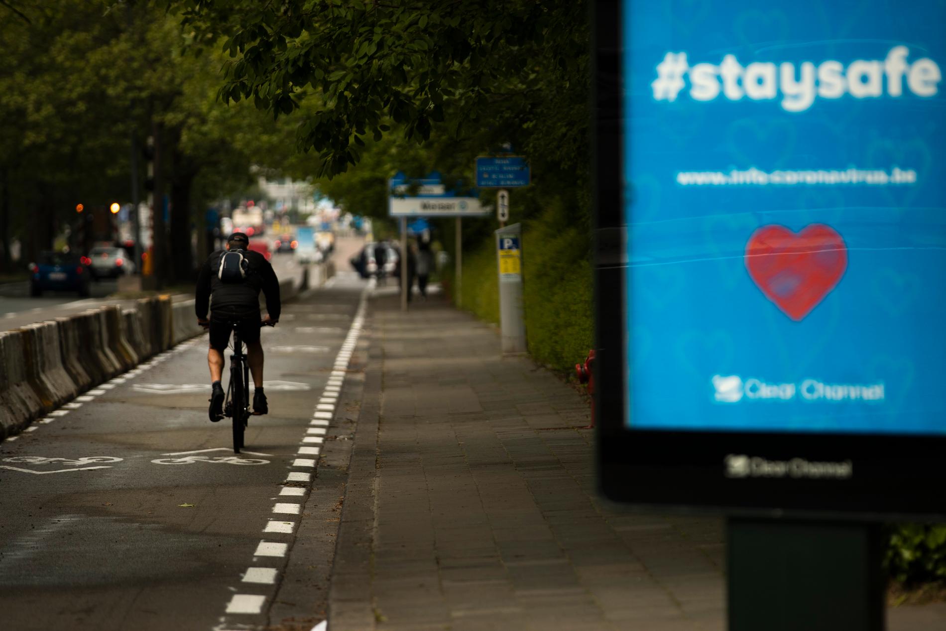 Som i många andra städer uppmanas Bryssels invånare att ta cykeln i stället för att åka kollektivt.
