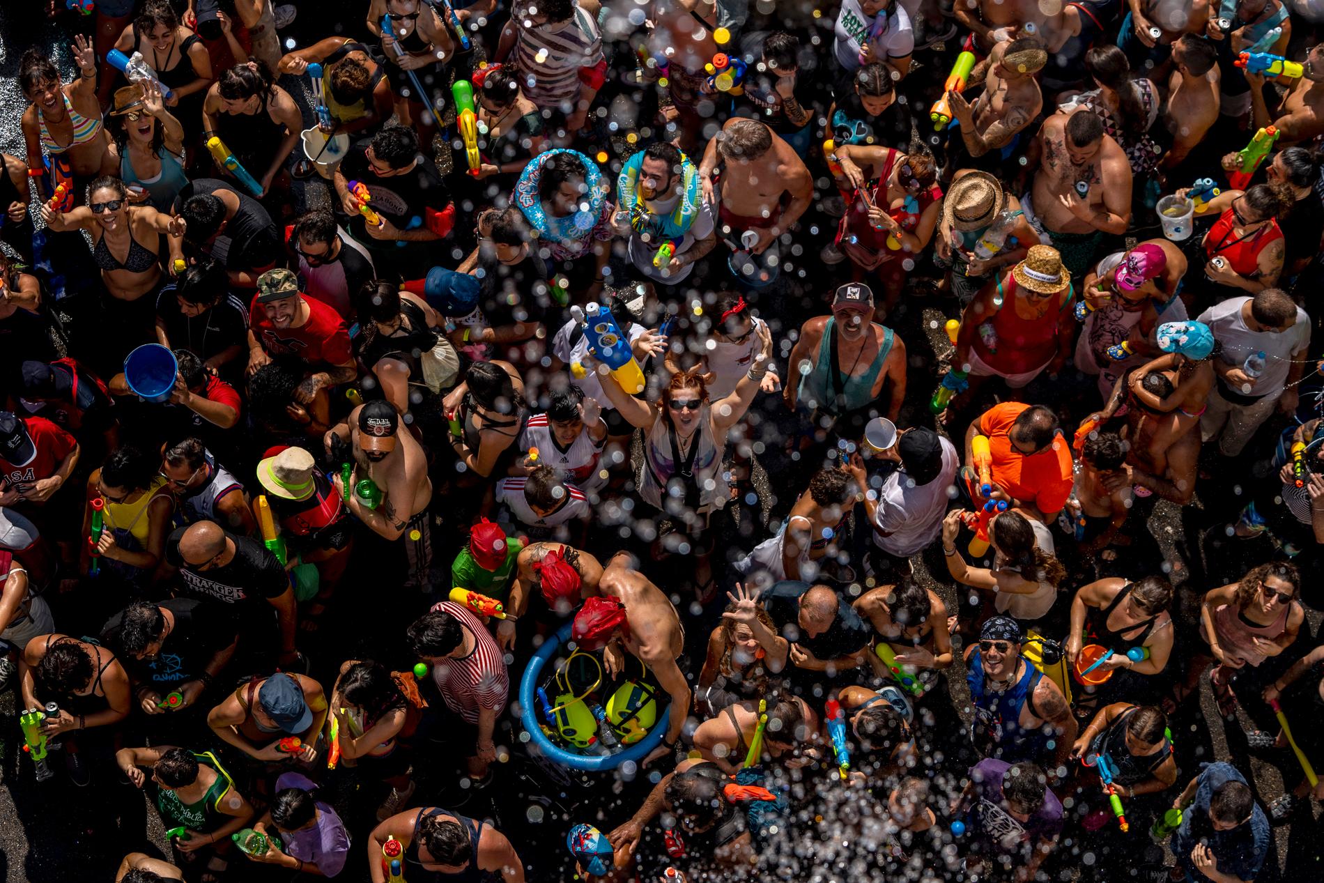 Den årliga vattenkrigsfestivalen i Madrid