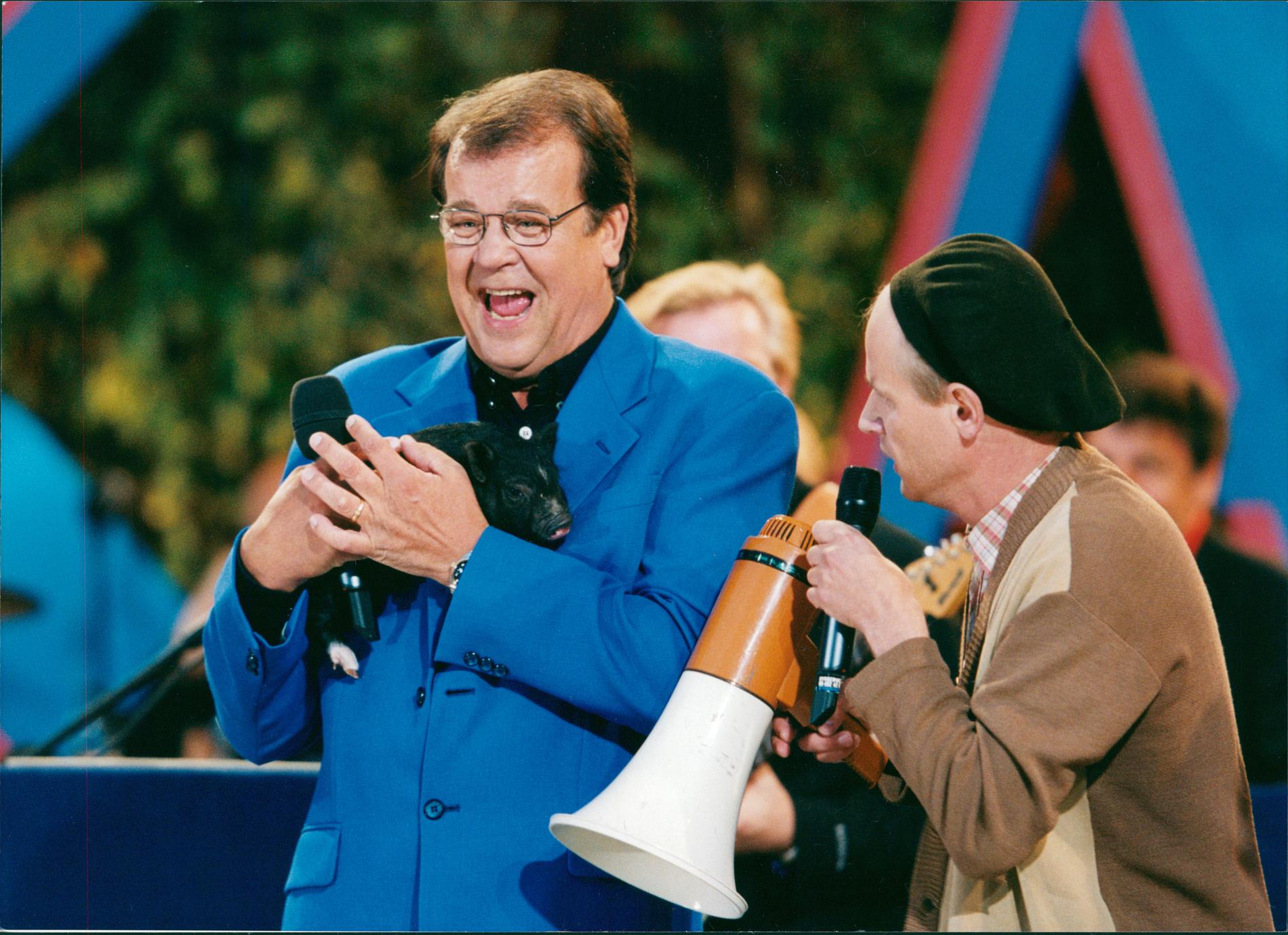 2000 Robert Gustafsson var en ständig gäst under Lasses Allsångskvällar.
