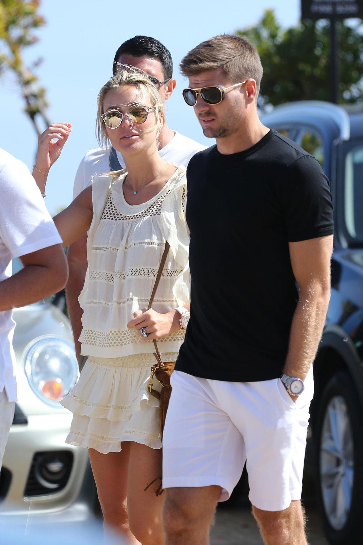 Steven Gerrard med frun Alex på soliga gatorna i Hollywood.