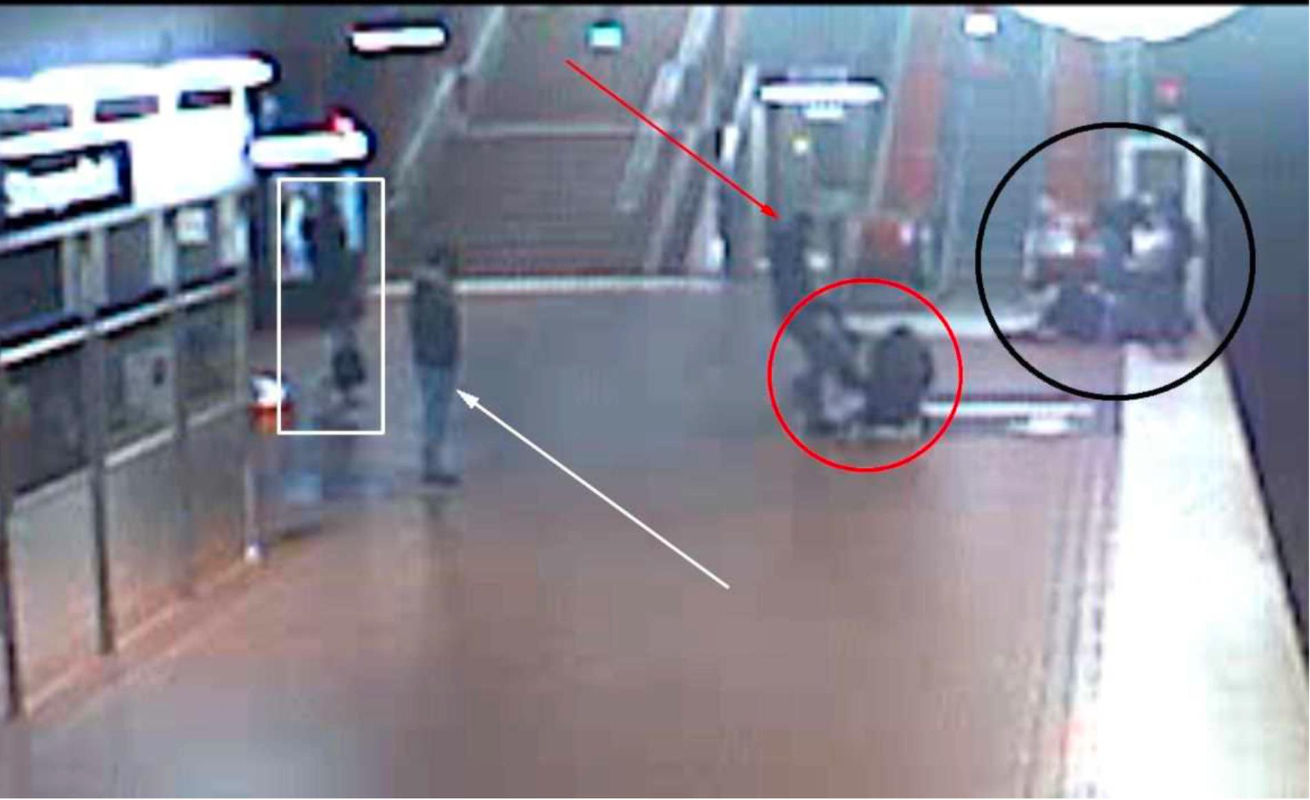 19-åringen attackerades i tunnelbanan och tvingades sedan klä av sig naken, medan han filmades.