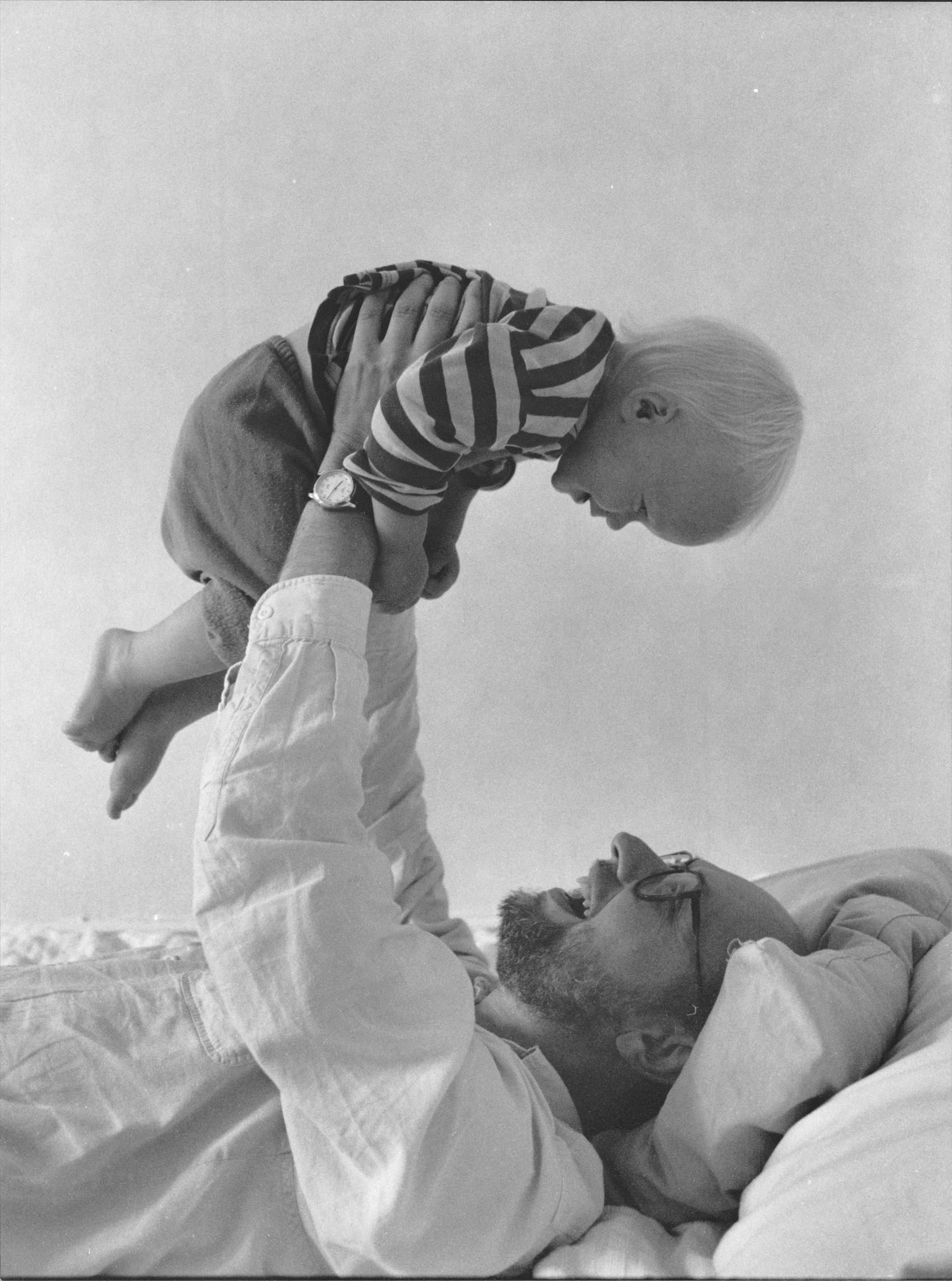 Per Ahlmark med sonen David 1989. 
