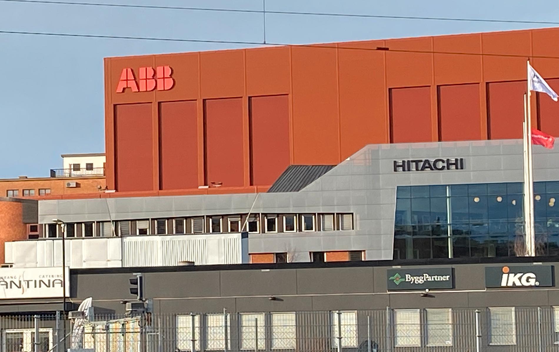 Skyltarna på fabriken i Ludvika byts ut.