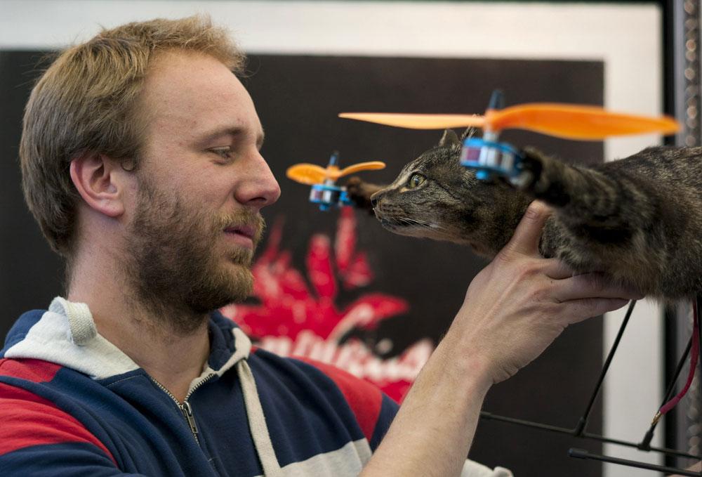 Den holländska konstnären Bart Jansen gjorde The Orvillecopter som en del av ett bildkonstprojekt för att hedra sin katt Orville som blev påkörd av en bil