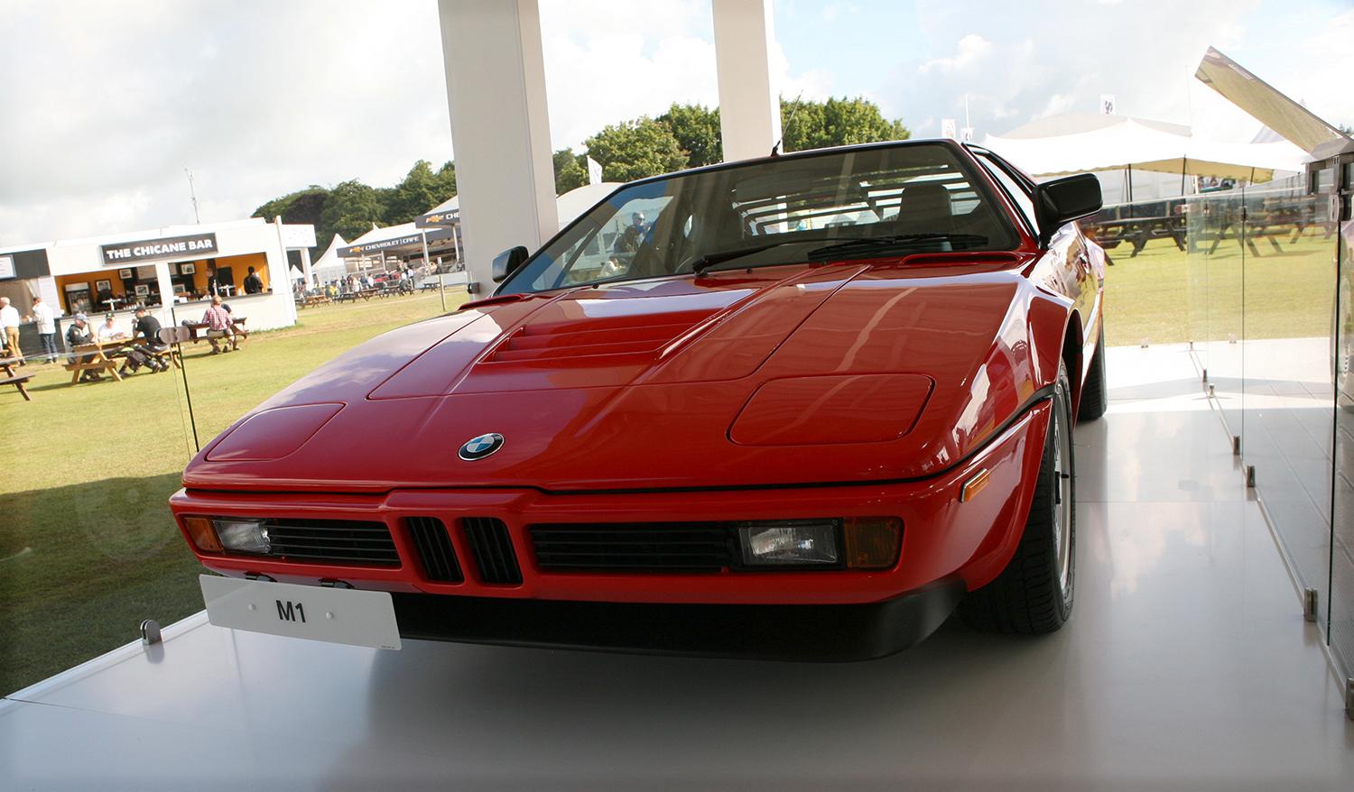 BMW:s klassiska superbil M1 stod och glänste i tillverkarens specialpaviljong för M-bilar.