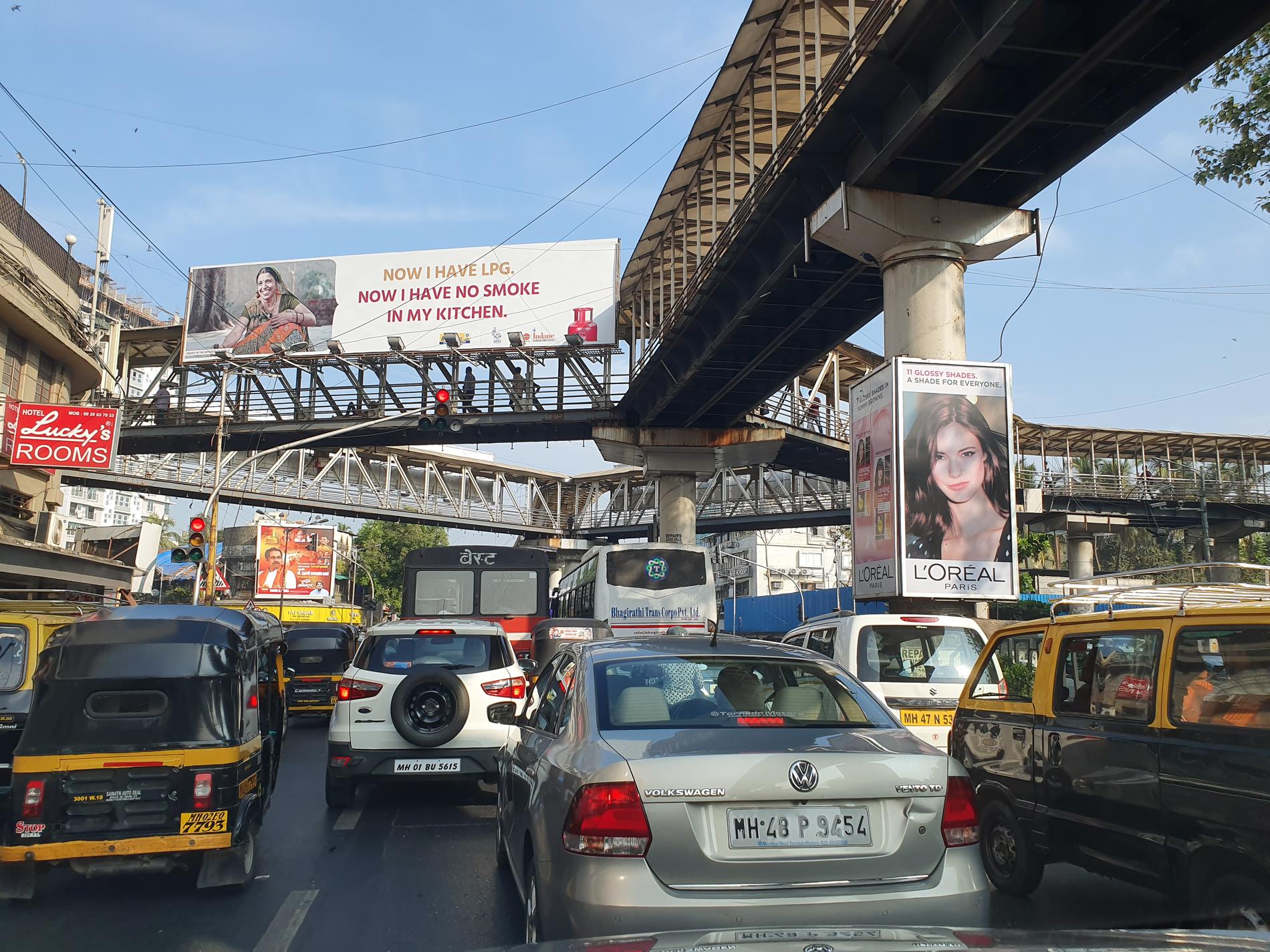 En mer normal indisk trafiksituation, i Mumbai.