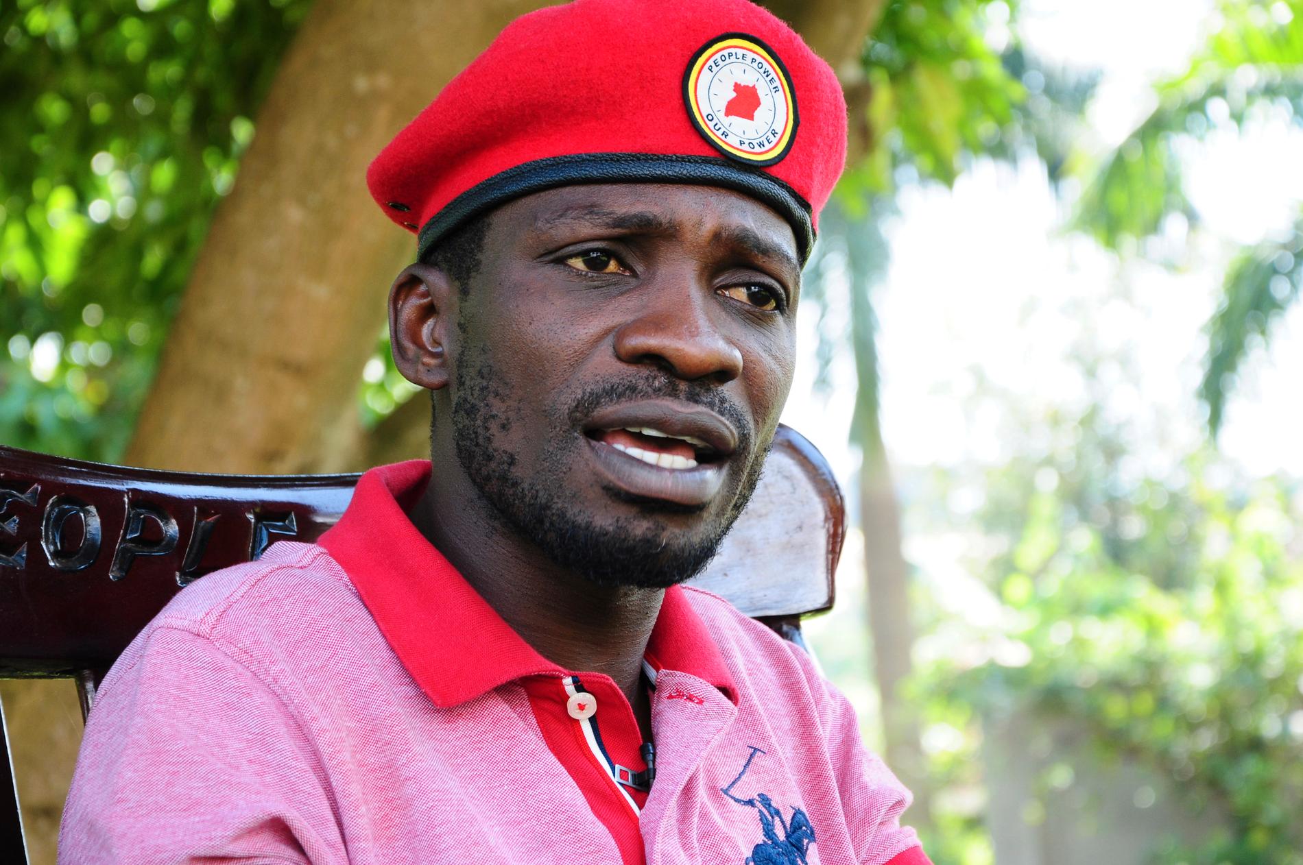  Bobi Wine har fängslats flera gånger och fått utstå flera mordförsök.