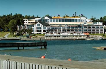 Mötesplatsen Här träffas ett antal av världens stora makthavare i helgen på strandhotellet i Stenungsund. Nu inhägnas hela området (lilla bilden), allt för att deltagarna ska få vara i fred.