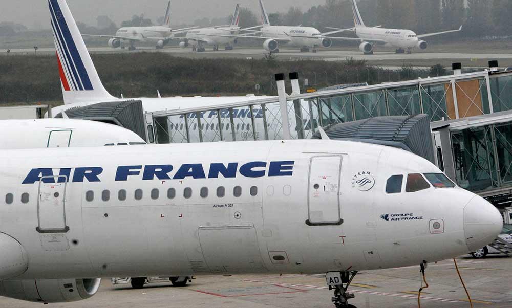 Tjuvarna fick med sig guldtackor för flera miljoner vid kuppen mot Air France-planet. Bilden är tagen vid ett annat tillfälle.