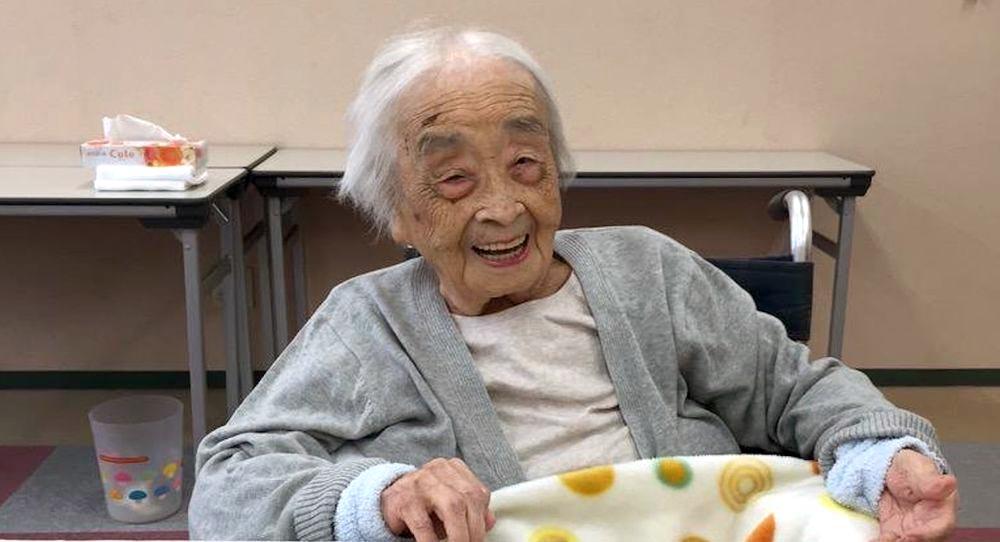 Världens äldsta person, japanskan Chiyo Miyako, är död. Japan är känt för att ha en befolkning där många blir sällsynt gamla.