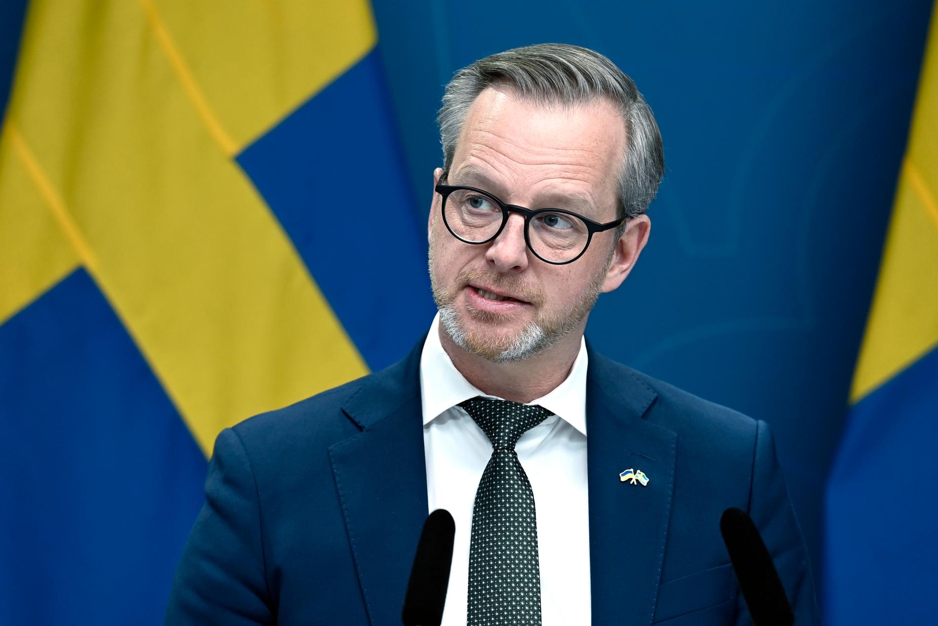 Finansminister Mikael Damberg presenterade stödpaket riktat till privatpersoner.