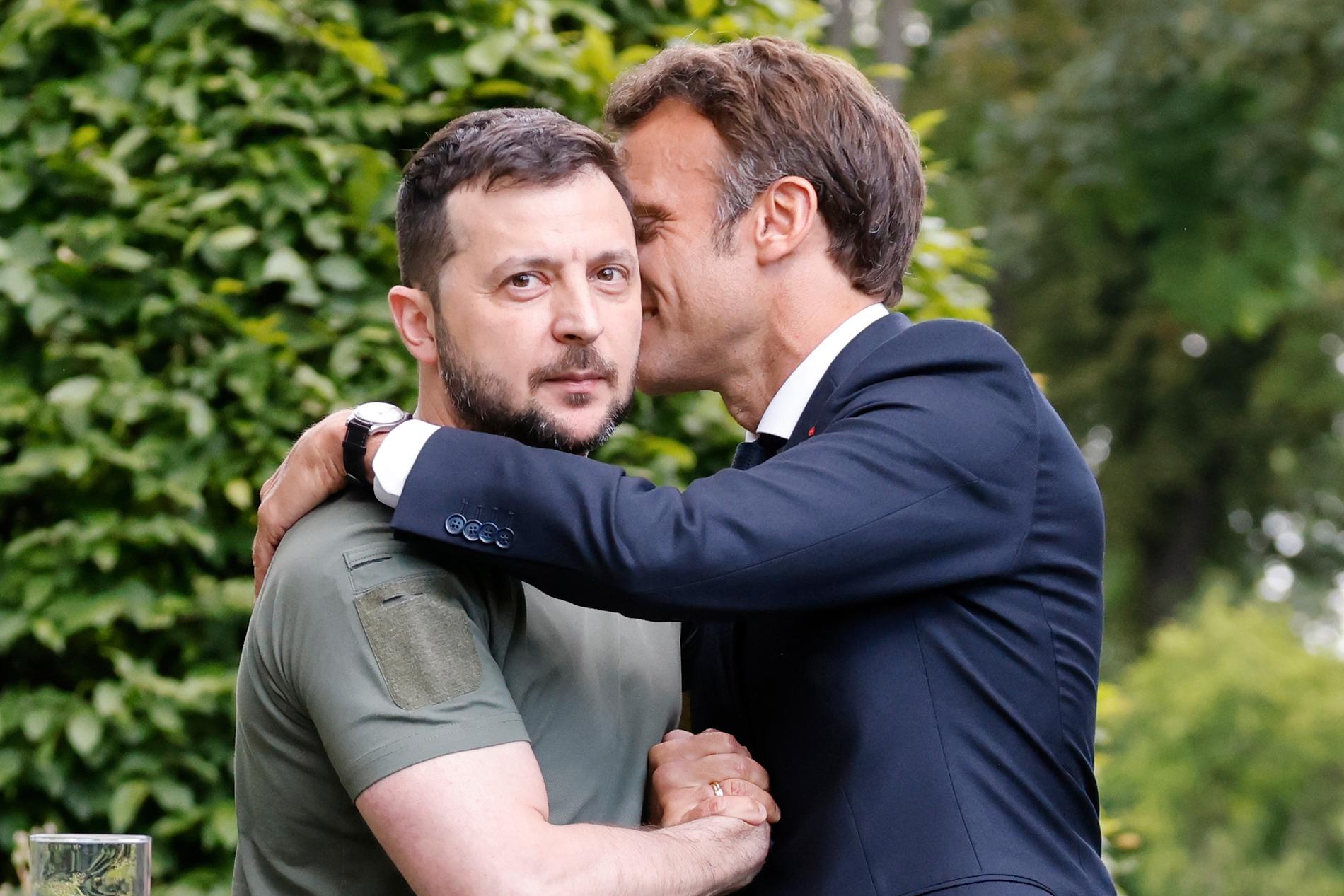 Zelenskyj och Macron efter en pressträff i Kiev på torsdagen.