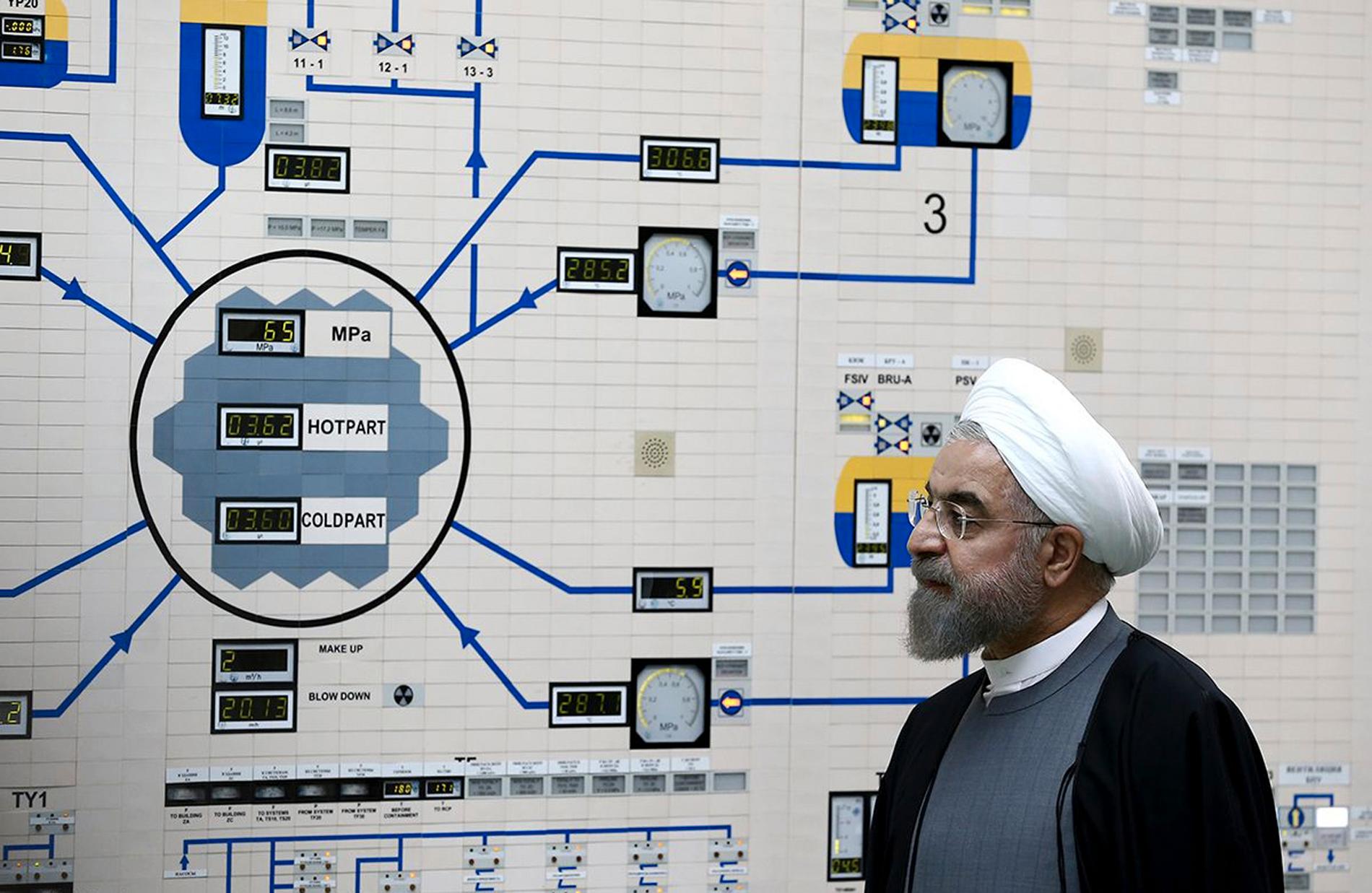 Irans president Hassan Rohani besöker kärnkraftverket Bushehr. Arkivbild.