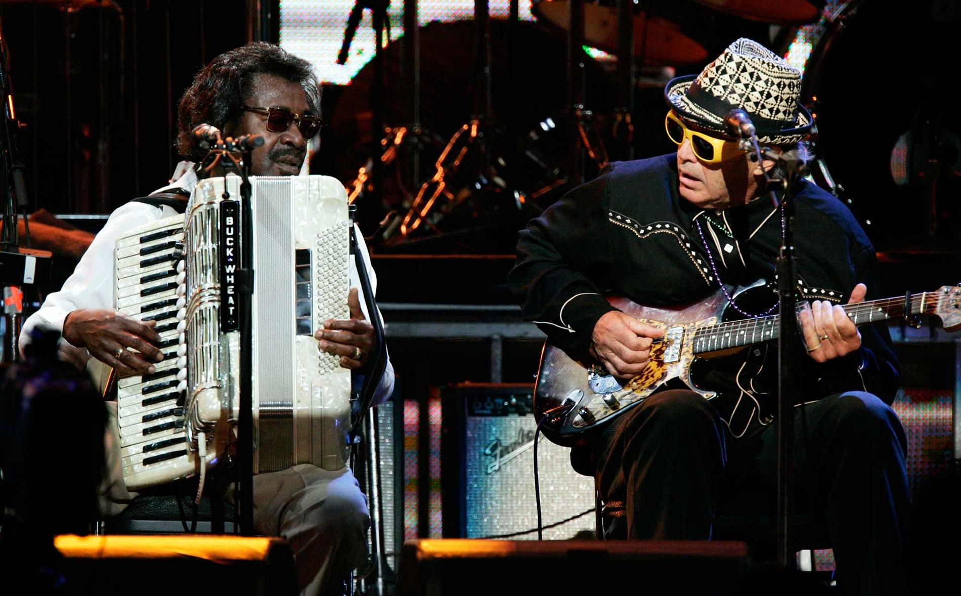 Buckwheat Zydeco med Ry Cooder.