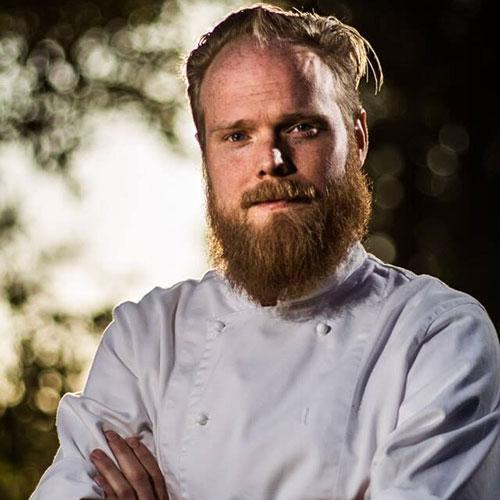 Joel Lindqvist är aktuell med föreläsningar och kurser och dessutom har han startat en egen hemmakrog. Han vann ”Dessertmästarna” 2014.