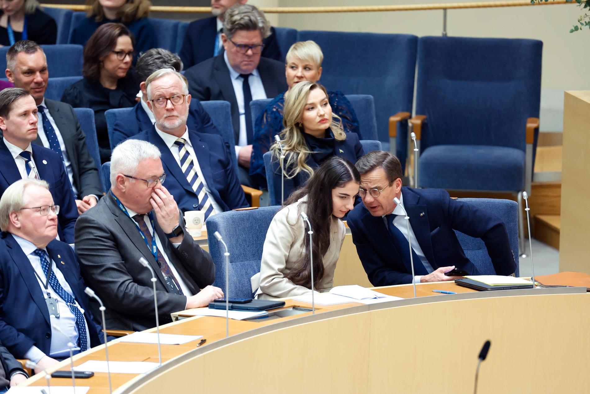 ”Under det svenska ordförandeskapet i EU fördes ett av världens mest ambitiösa klimatpaket i hamn”, sa Kristersson. 