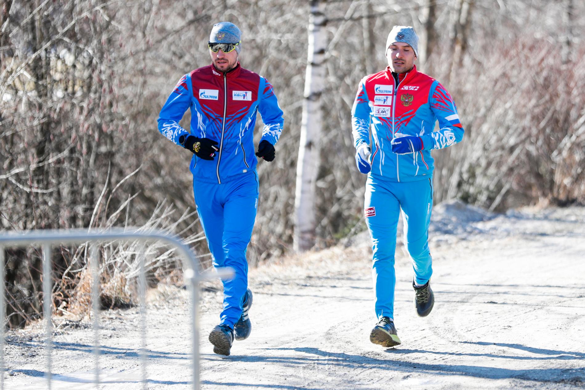Alexander Loginov, till vänster, under en löprunda på lördagen.