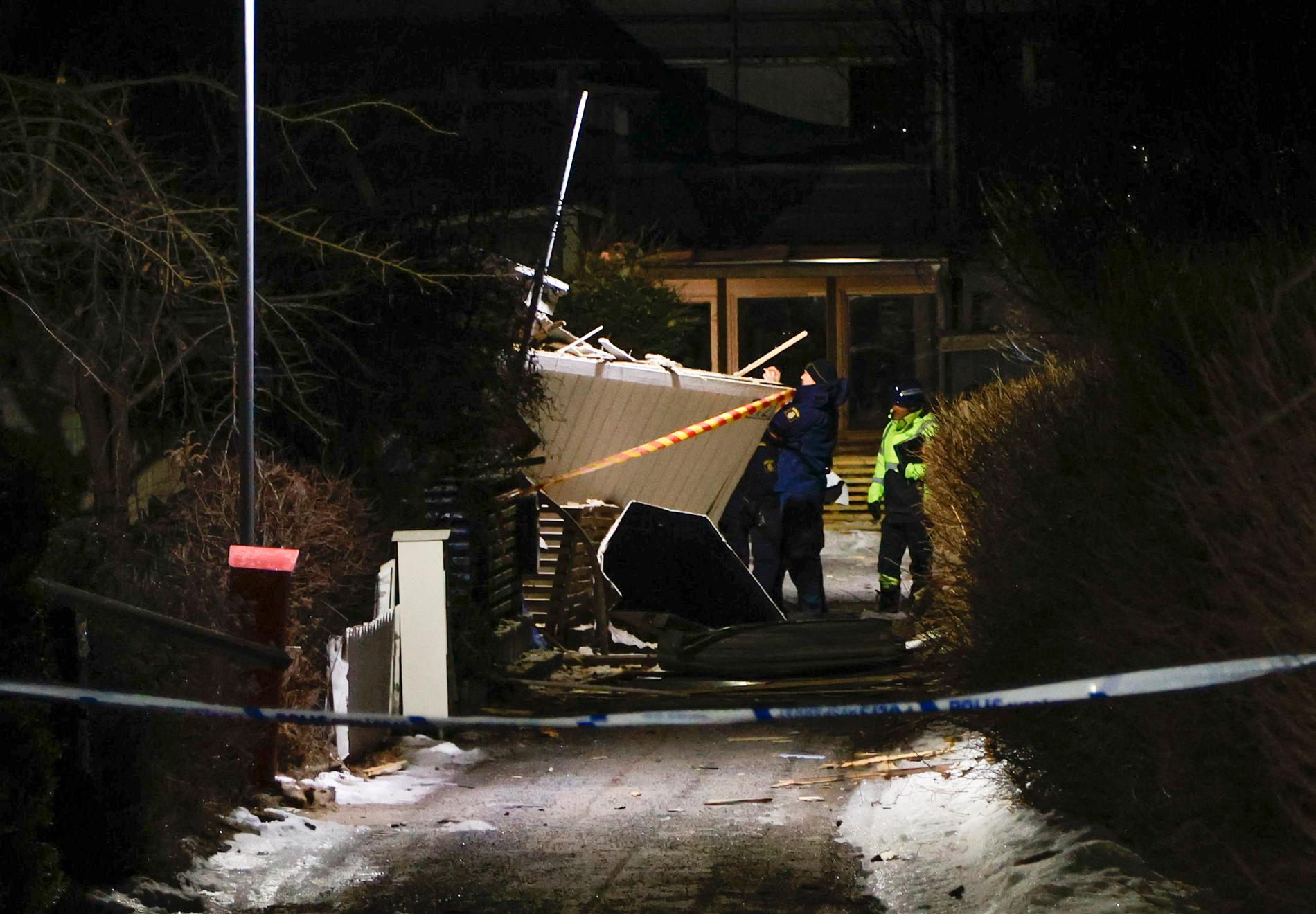 Vid explosionen i Hässelby fick husfasaden kraftiga skador och en person fick föras till sjukhus. Arkivbild.
