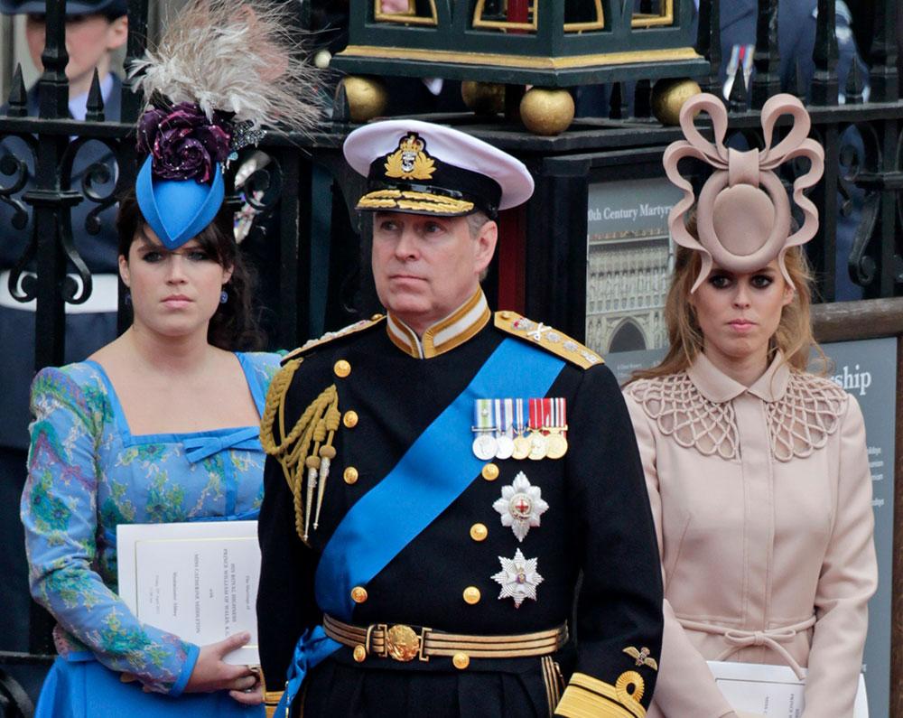 Prins Andrew med döttrarna prinsessorna Eugenie och Beateice. 
