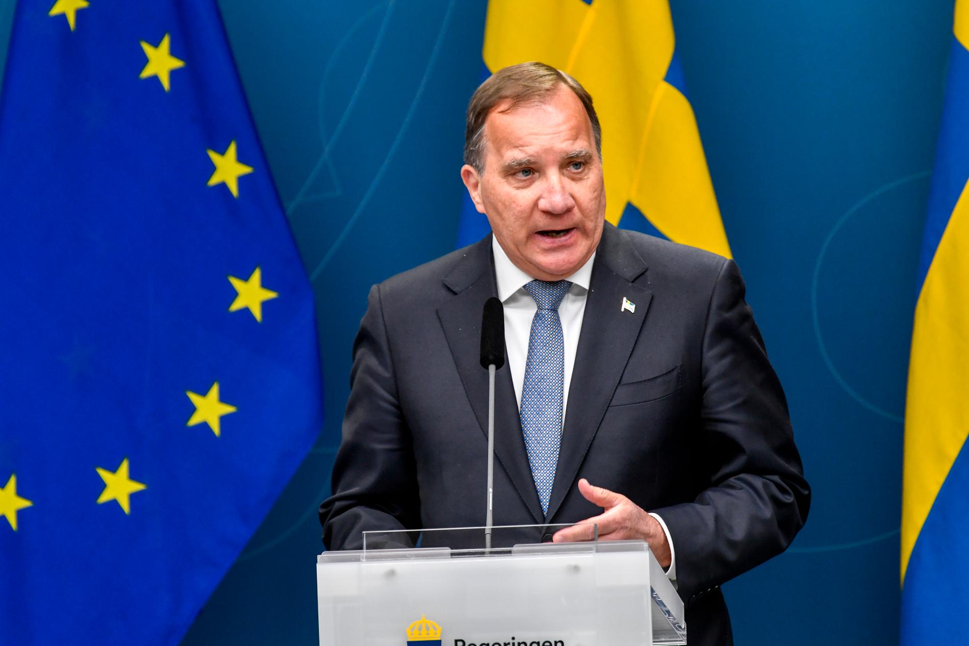 Faran för smittspridning är inte över, betonar statsminister Stefan Löfven (S).