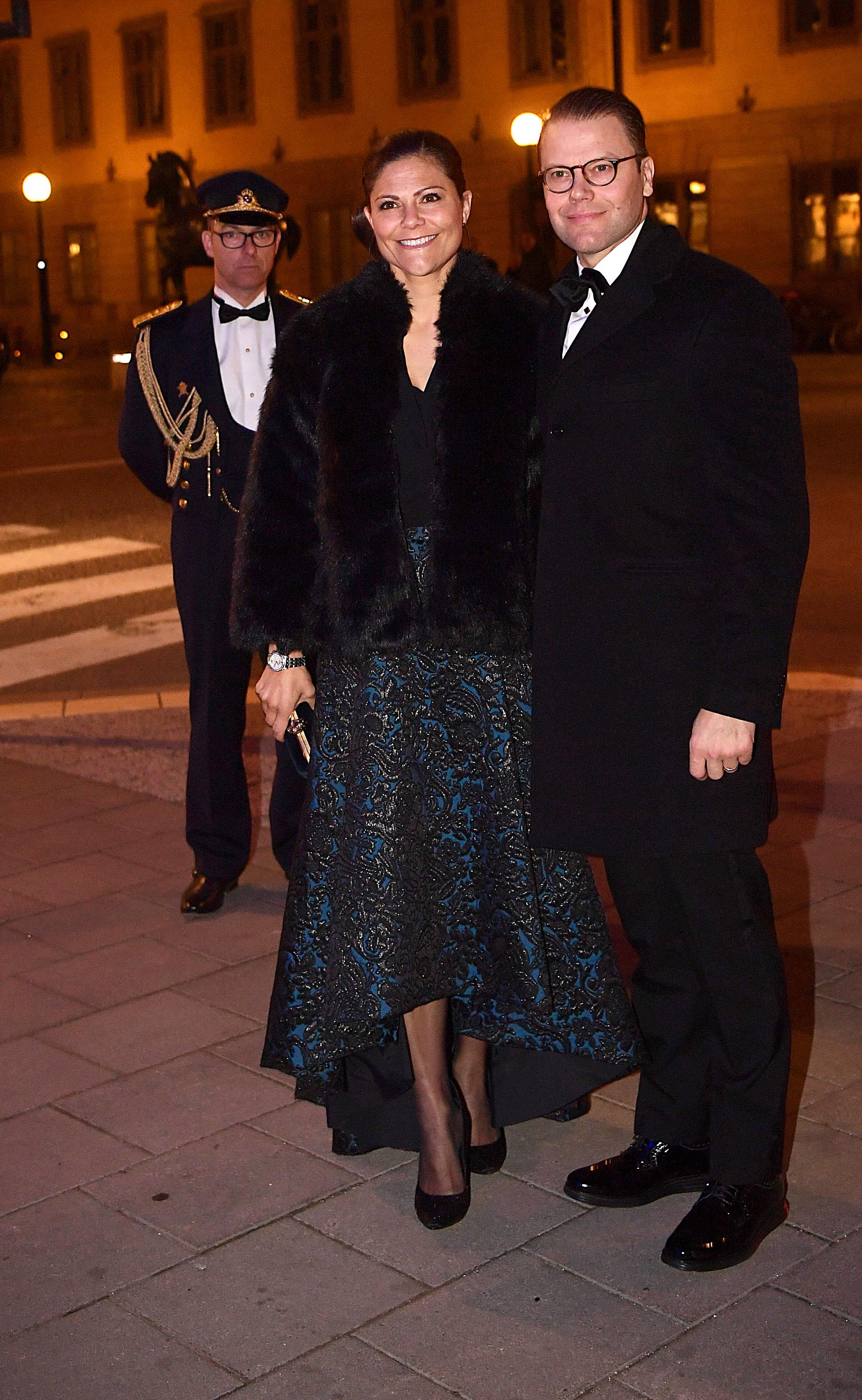 Kronprinsessan Victoria och prins Daniel anländer till Investors 100-års fest på Grand Hotel i Stockholm.