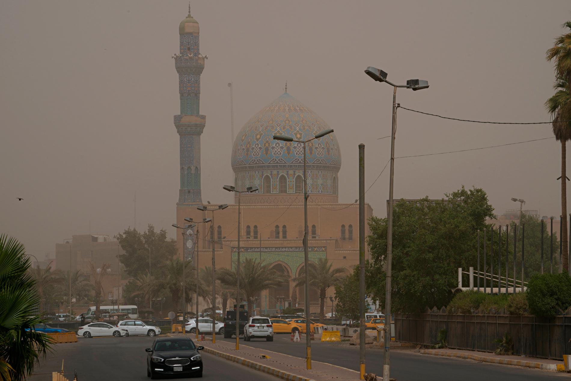Måndagens sandstorm i Bagdad minskade sikten till några hundra meter.