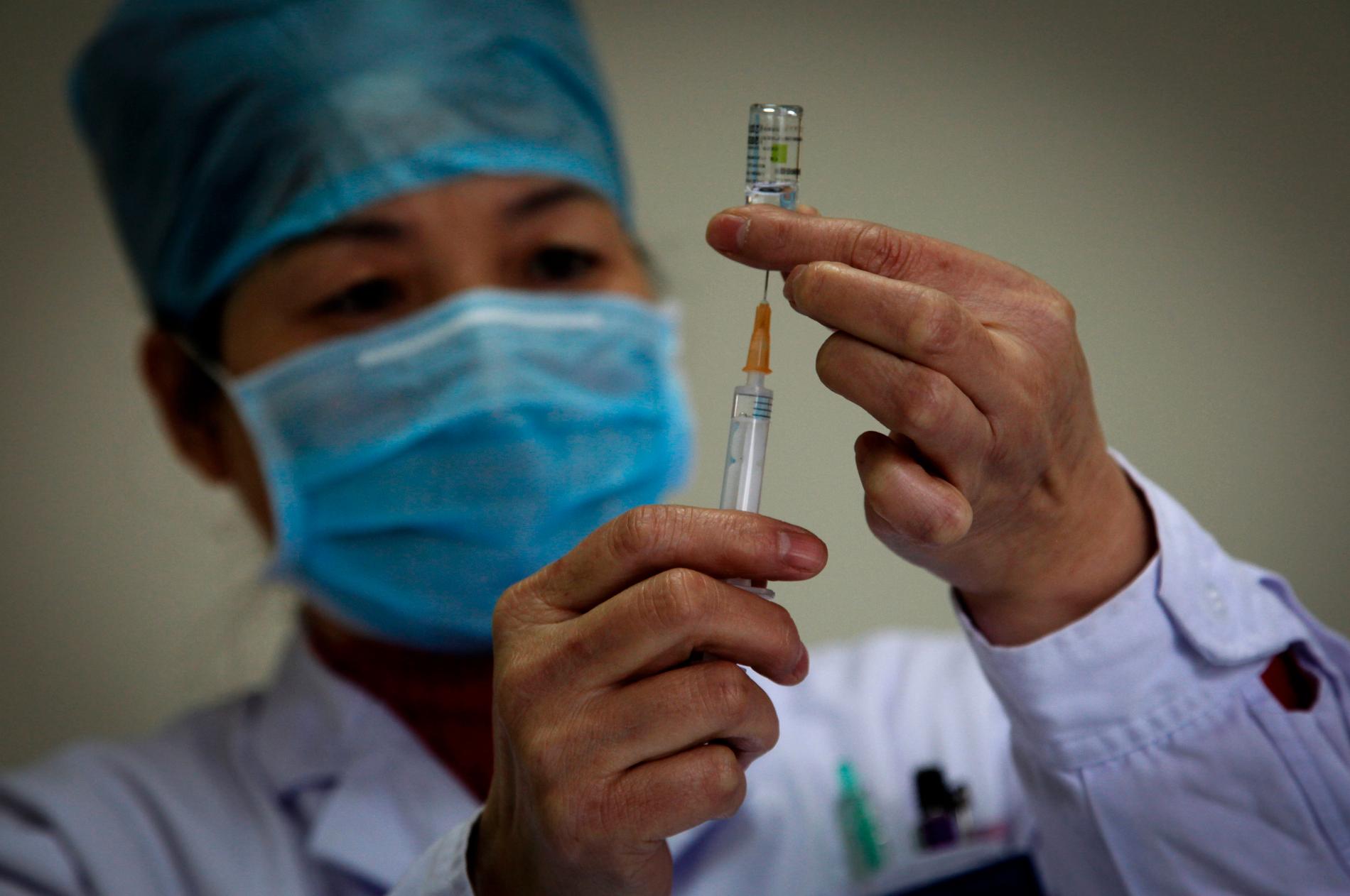 Runt 90 procent av Kinas 1,4 miljarder invånare är fullvaccinerade.