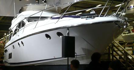Norskbyggda Sonic 445 är mässans största båt. 13,5 meter lång och kostar 5,3 miljoner fullpackad med all teknik man kan tänka sig.