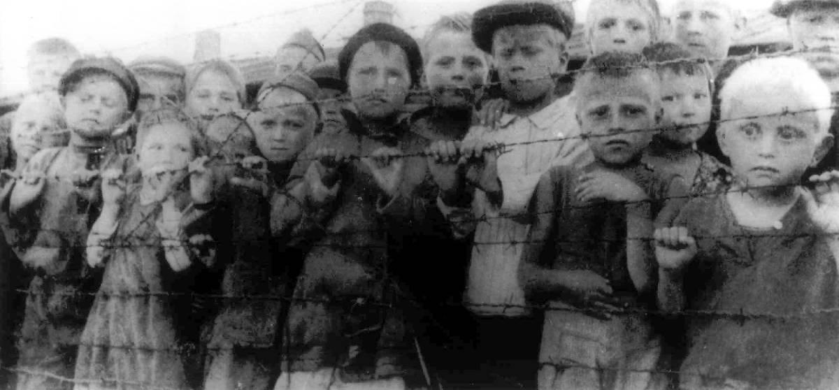 Polska barn i förintelselägret.