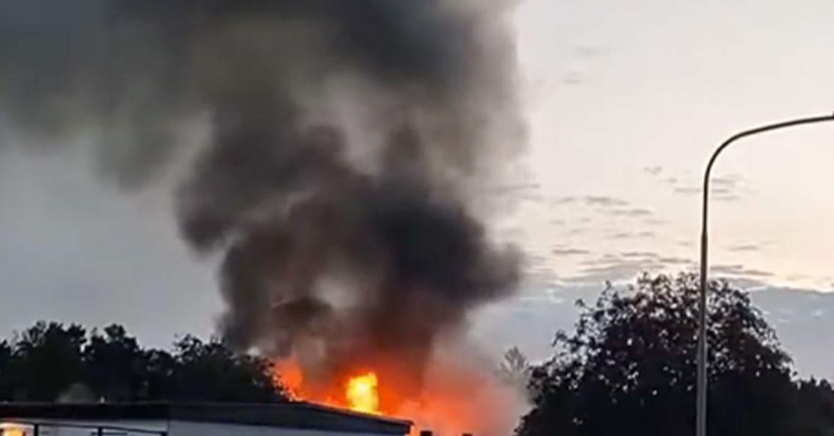 Brand i Hässelby efter explosion.