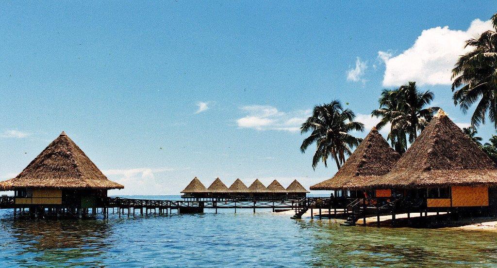 8. Bora Bora och & Moorea Öarnas namn låter som skön musik. Bilden säger allt!