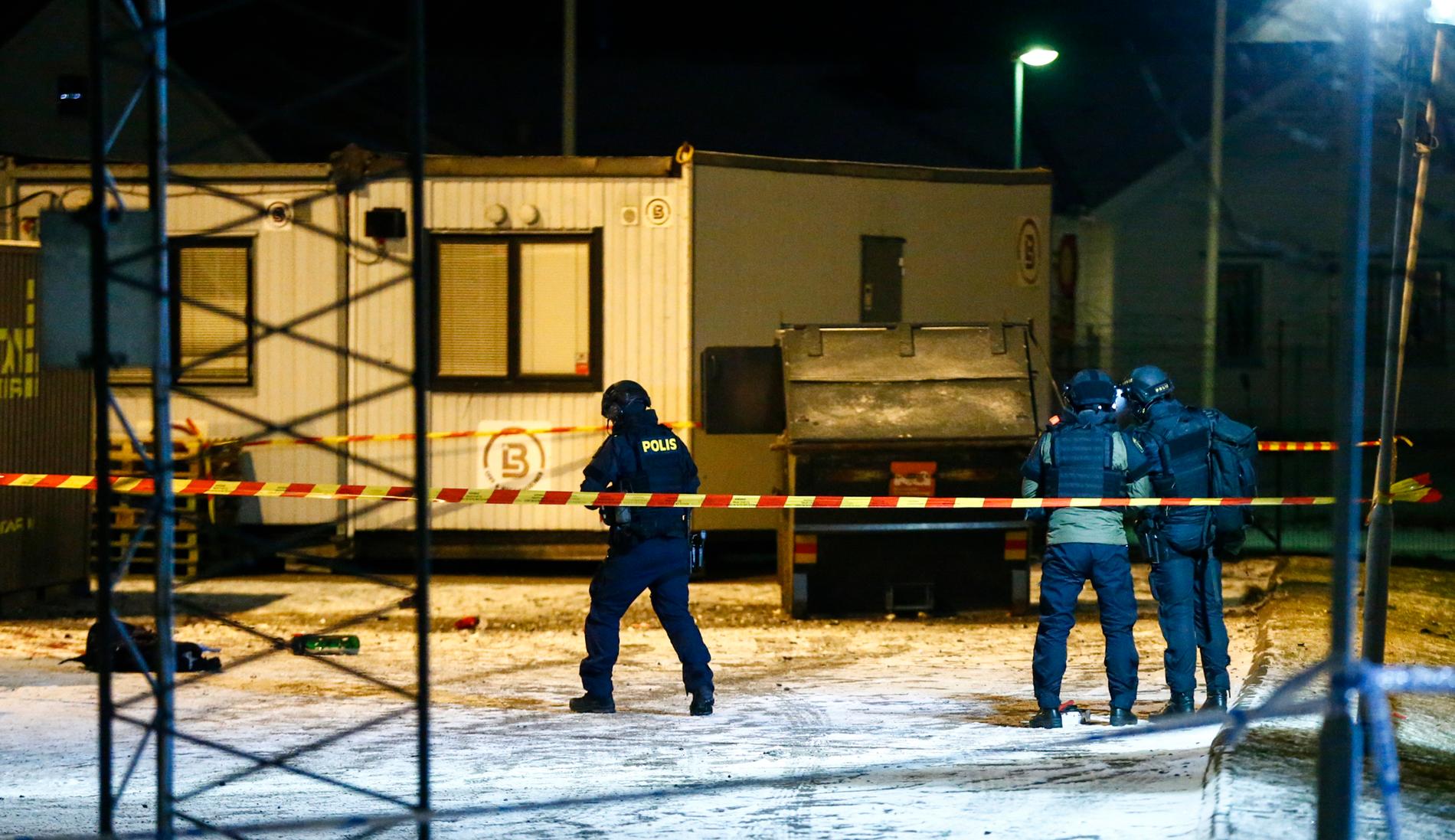 I ett av dåden exploderade en sprängladdning i en container i Göteborg.