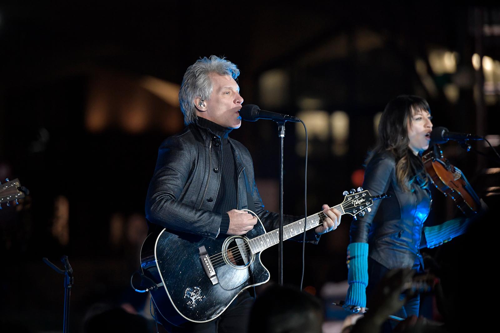 Bon Jovi spelade i Philadelphia inför Clintons tal.