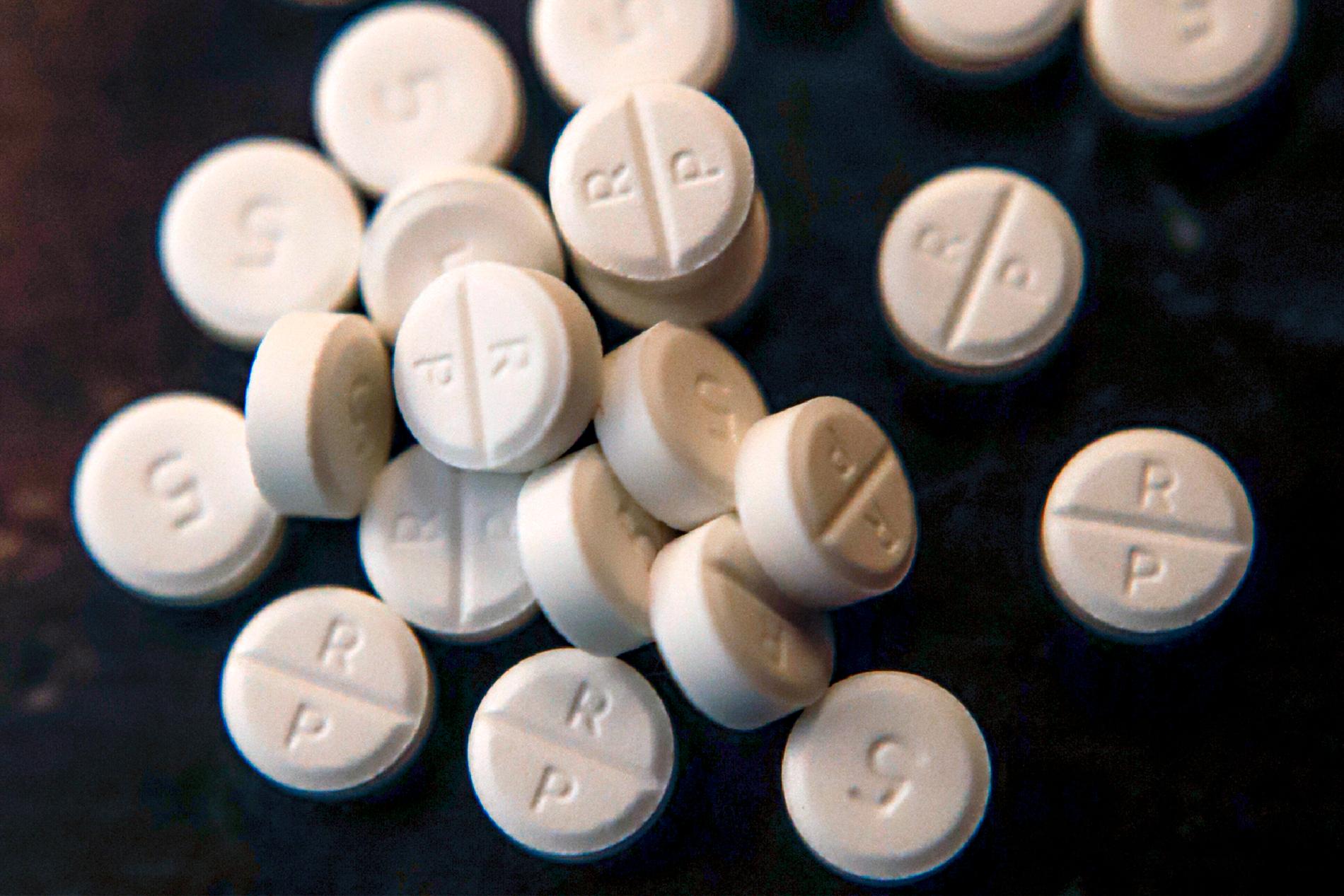 En kvinna åtalas för att ha sålt narkotikaklassade tabletter. Arkivbild.