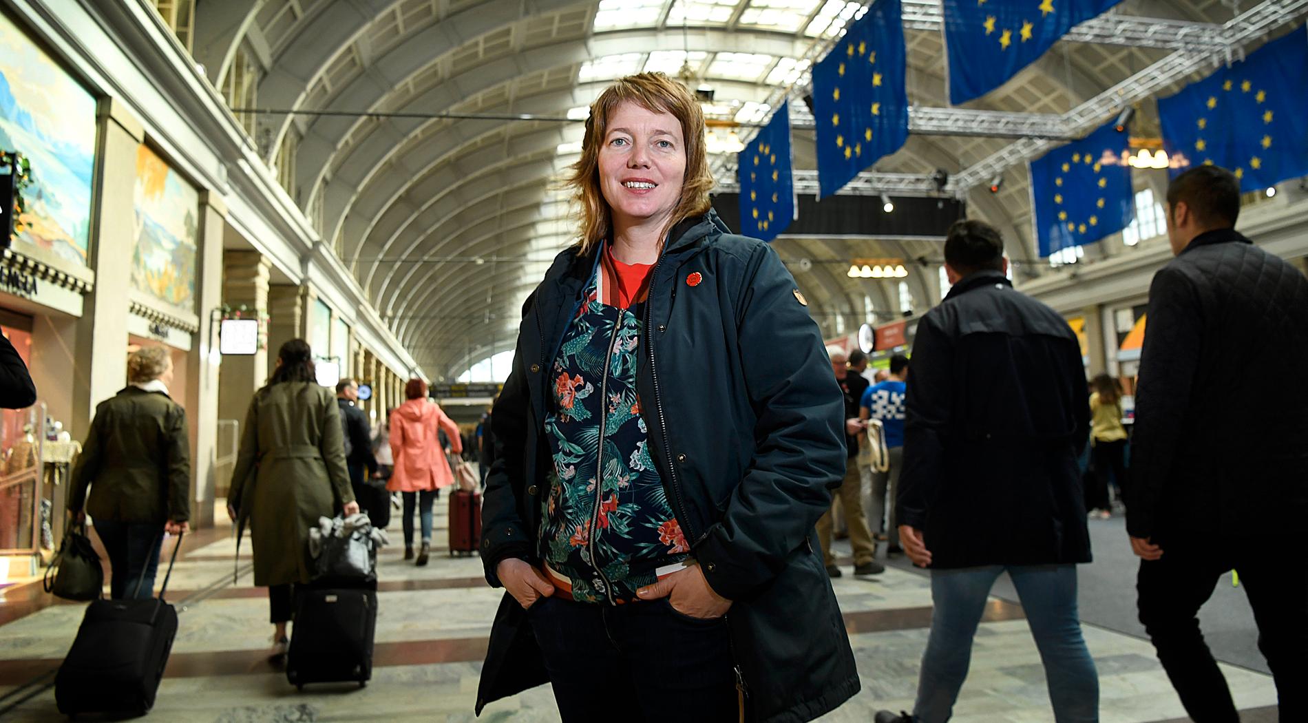 EU-parlamentarikern Malin Björk (V) har fått ut en miljon kronor i traktamente i Bryssel, trots att hon är skriven i staden sedan flera år.