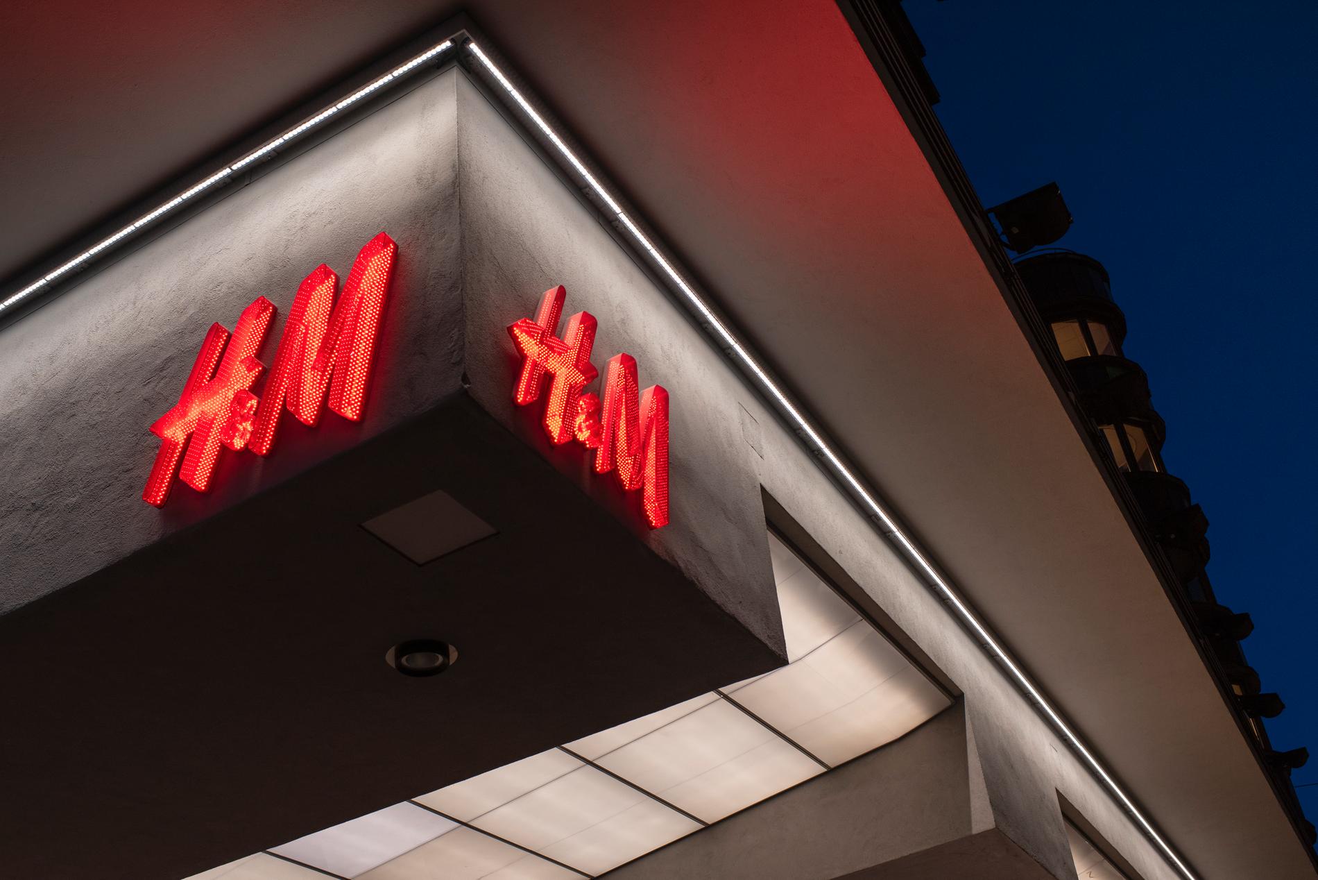  H&M drar in provisionen för anställda under julhandeln.