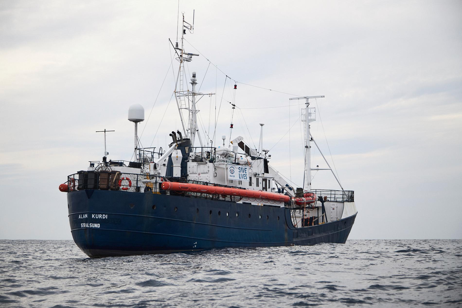 Migranterna finns på ett fartyg som tillhör den tyska hjälporganisationen Sea Eye. Arkivbild.