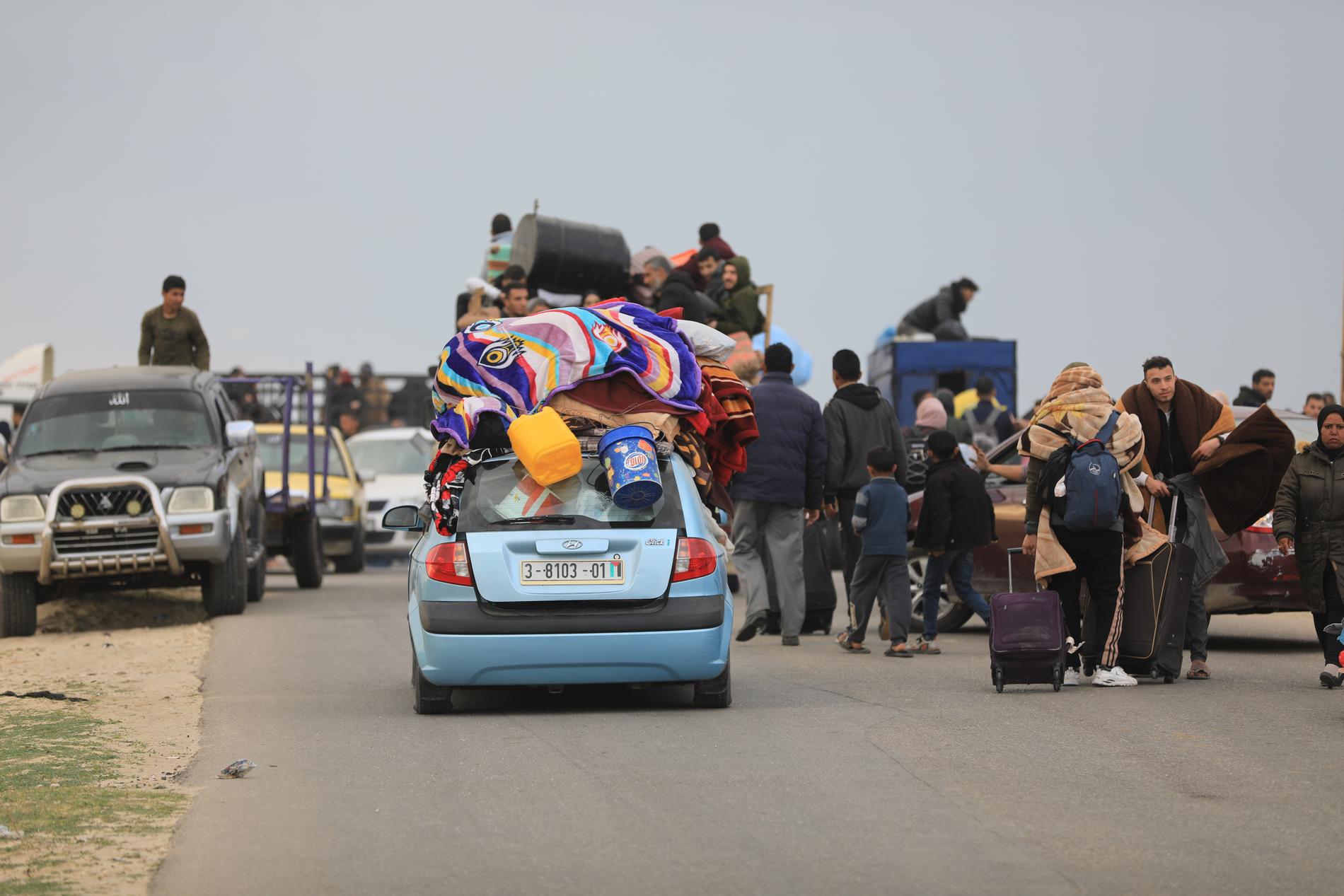Många Gazabor flyr nu från Rafah, flera har tagit sig till Deir al-Balah i centrala Gaza.