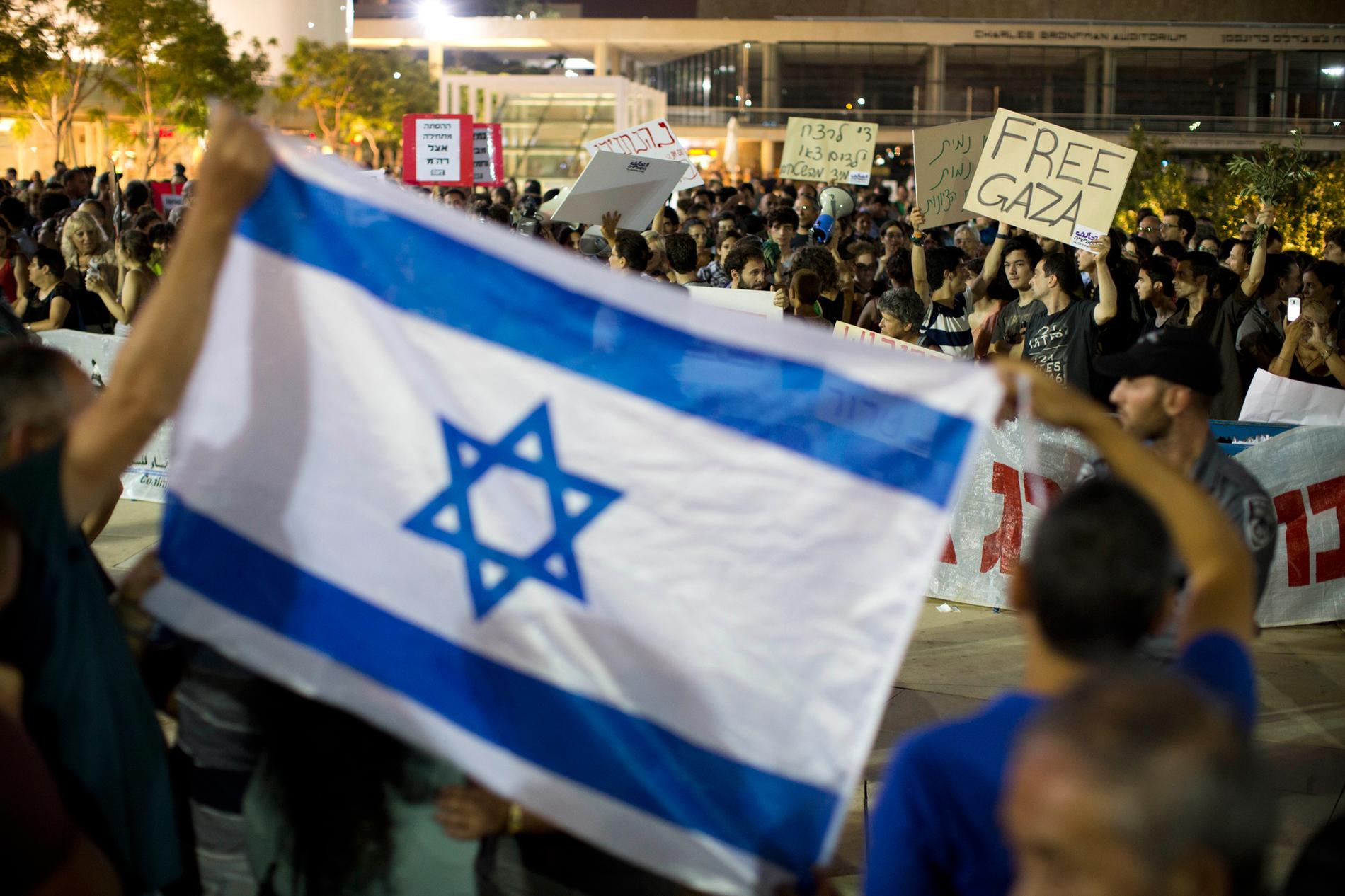 Tel Aviv Demonstation i samband med Israels offensiv i Gaza. Foto: Oded Balilty/AP