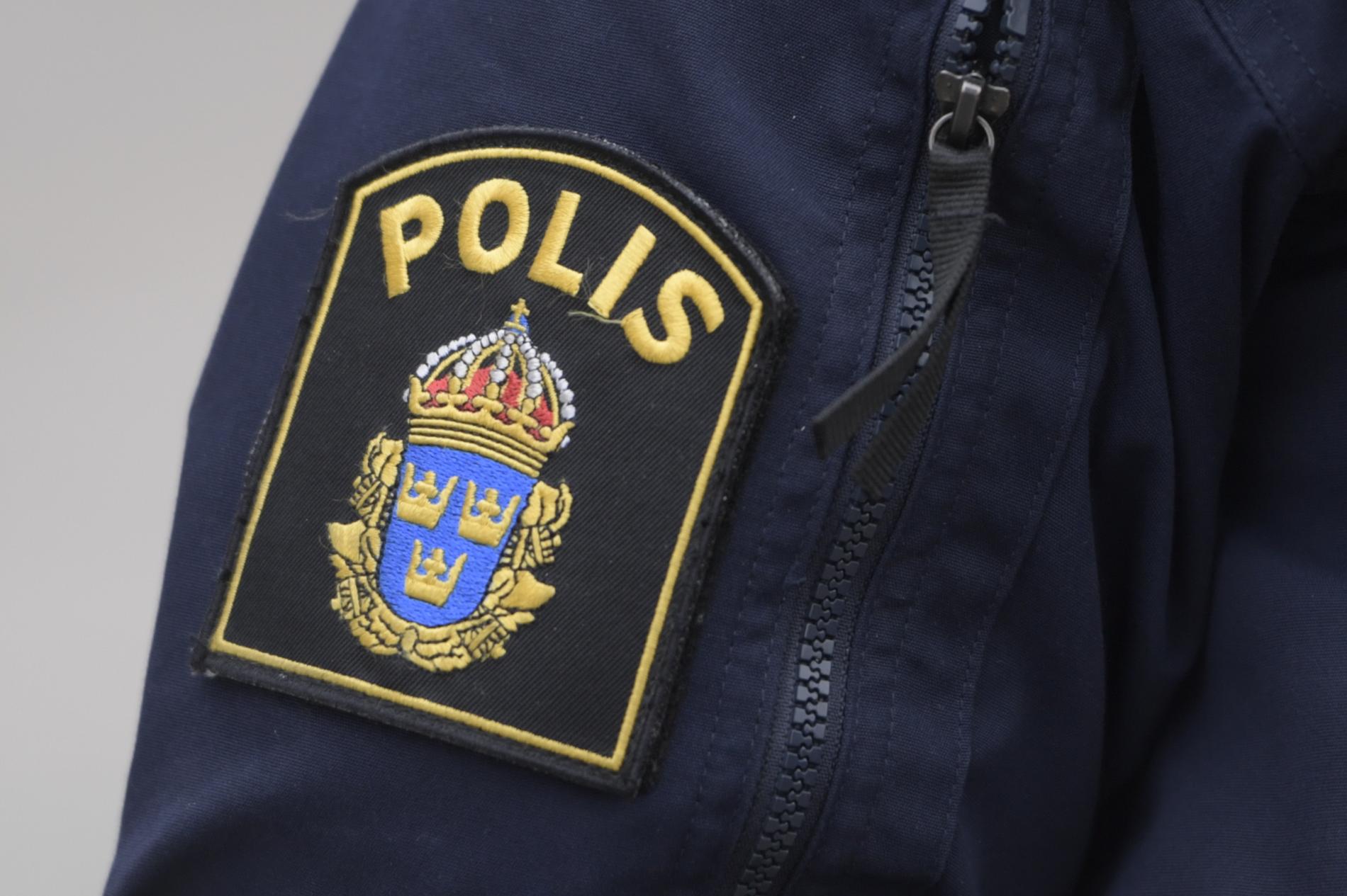 Polis och räddningstjänst larmades under lördagskvällen till en lägenhet i Karlskrona.