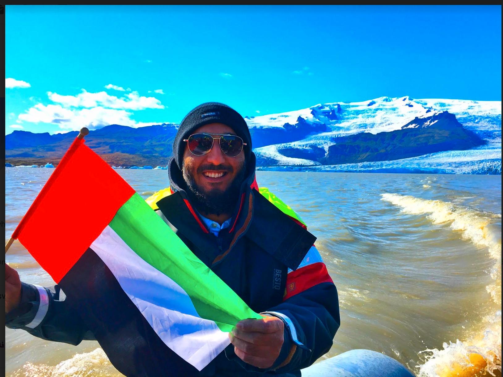Affärsmannen Abdulla Alshehi vill flytta ett isberg från Antarktis till Island. Här poserar han på Island. 