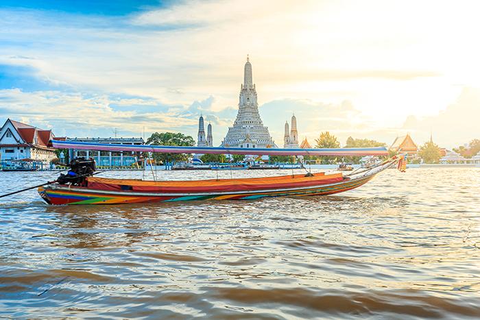 Att ta en båttur är populärt i Bangkok. 