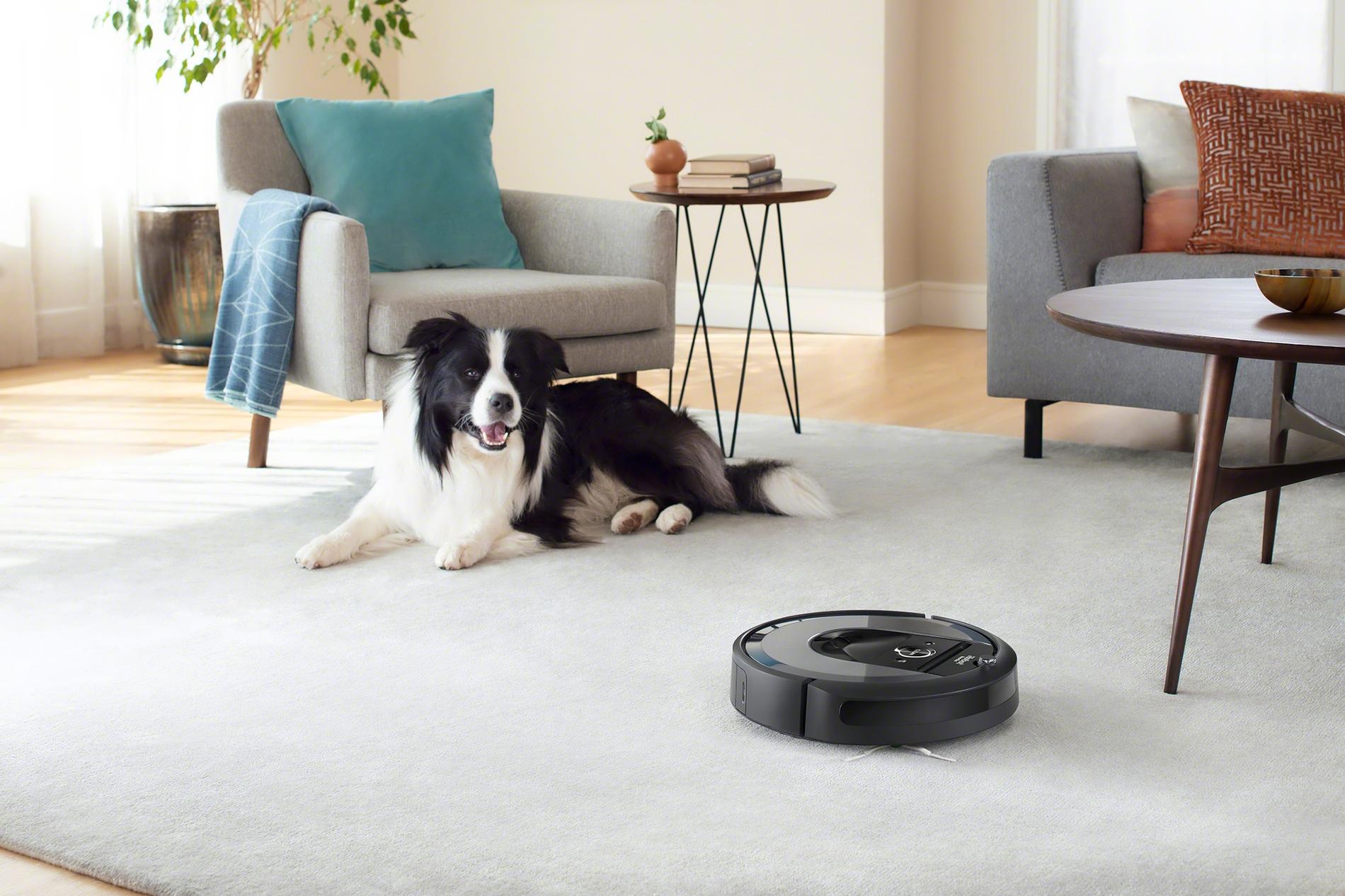 Robotdammsugaren iRobot Roomba i7 lär sig snabbt ditt hem och känner skillnad på vardagsrum och kök.