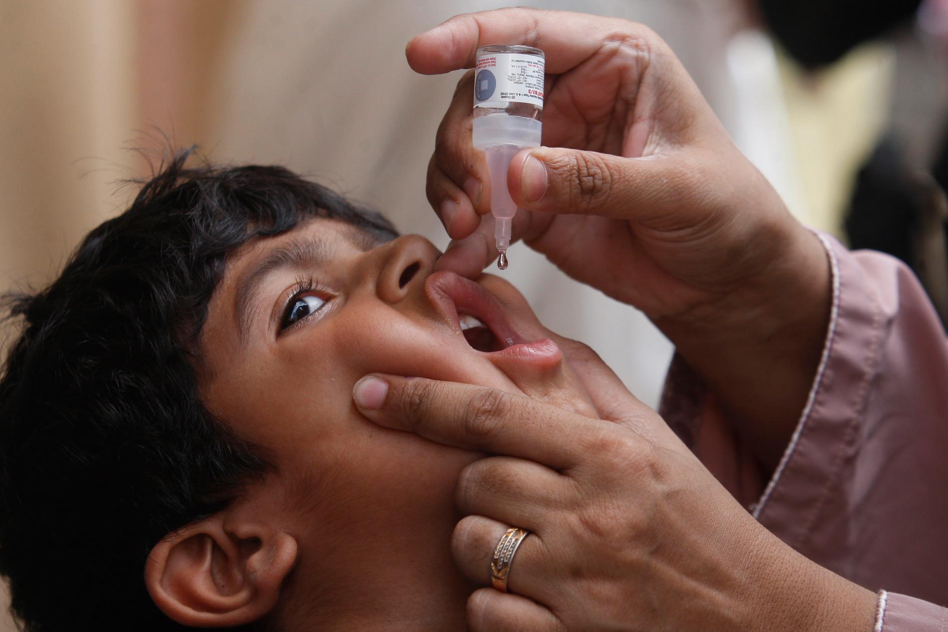 Tack vare omfattande vaccinationsprogram sprids polioviruset i dag endast endemiskt i Afghanistan och Pakistan. Bilden är från Pakistan.