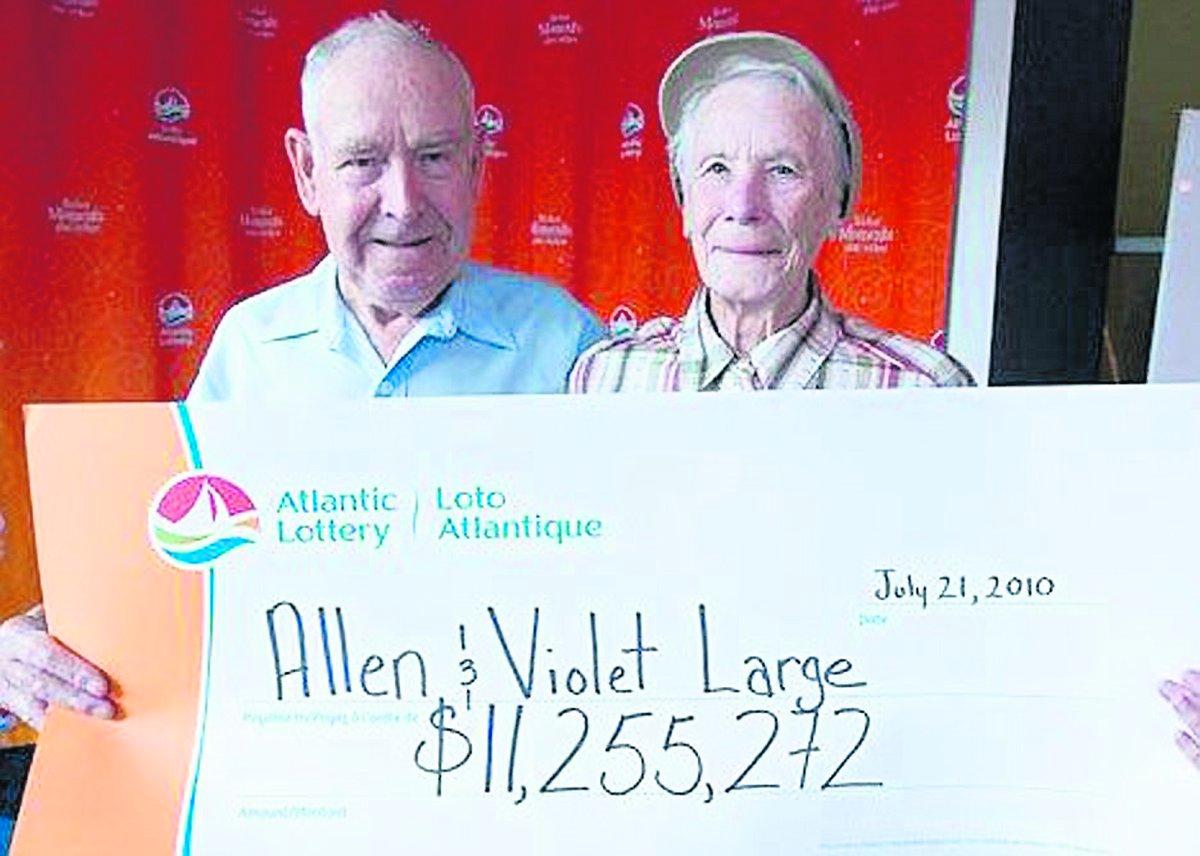 GIVMILDA Violet och Allen Large tog hem högsta vinsten i juli. Men blev inte gladare för det – och valde att skänka miljonerna till välgörenhet.