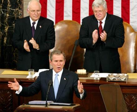 I natt gör George W Bush sitt sista tal till nationen. Bilden är tagen under hans tal 2002.