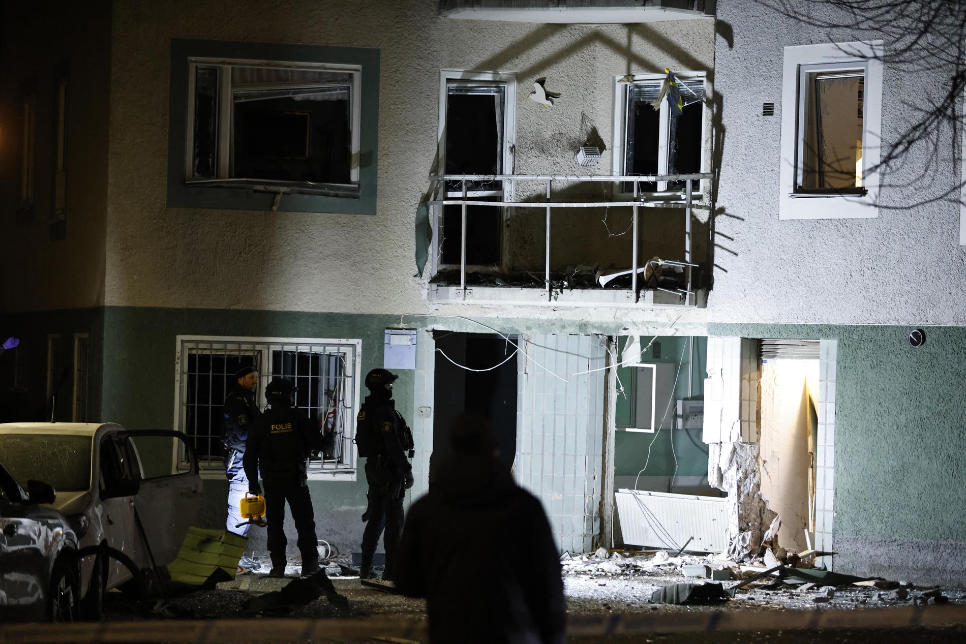 Rawa Majids ”bombmakare” är skriven på adressen i Sundbyberg, där en sprängning inträffade natten mot fredag.
