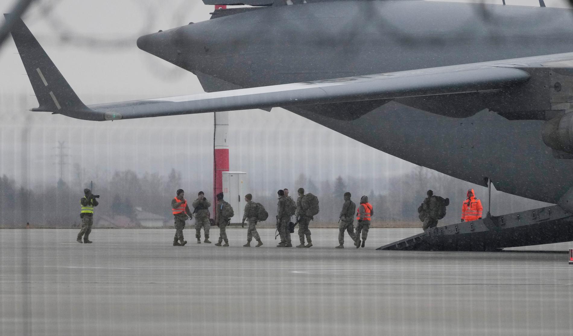 Amerikanska truppen anländer till Nato-landet Polen, söndagen den 6 februari.